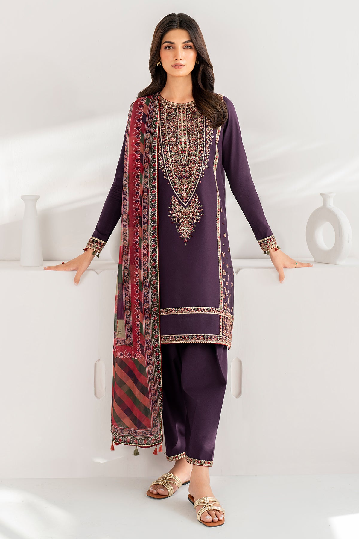 Embroidered Slub Lawn USE - 9070