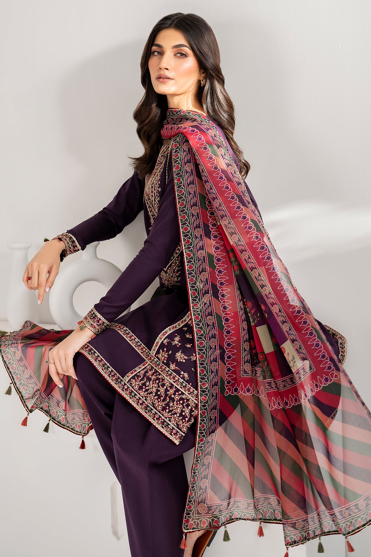 Embroidered Slub Lawn USE - 9070