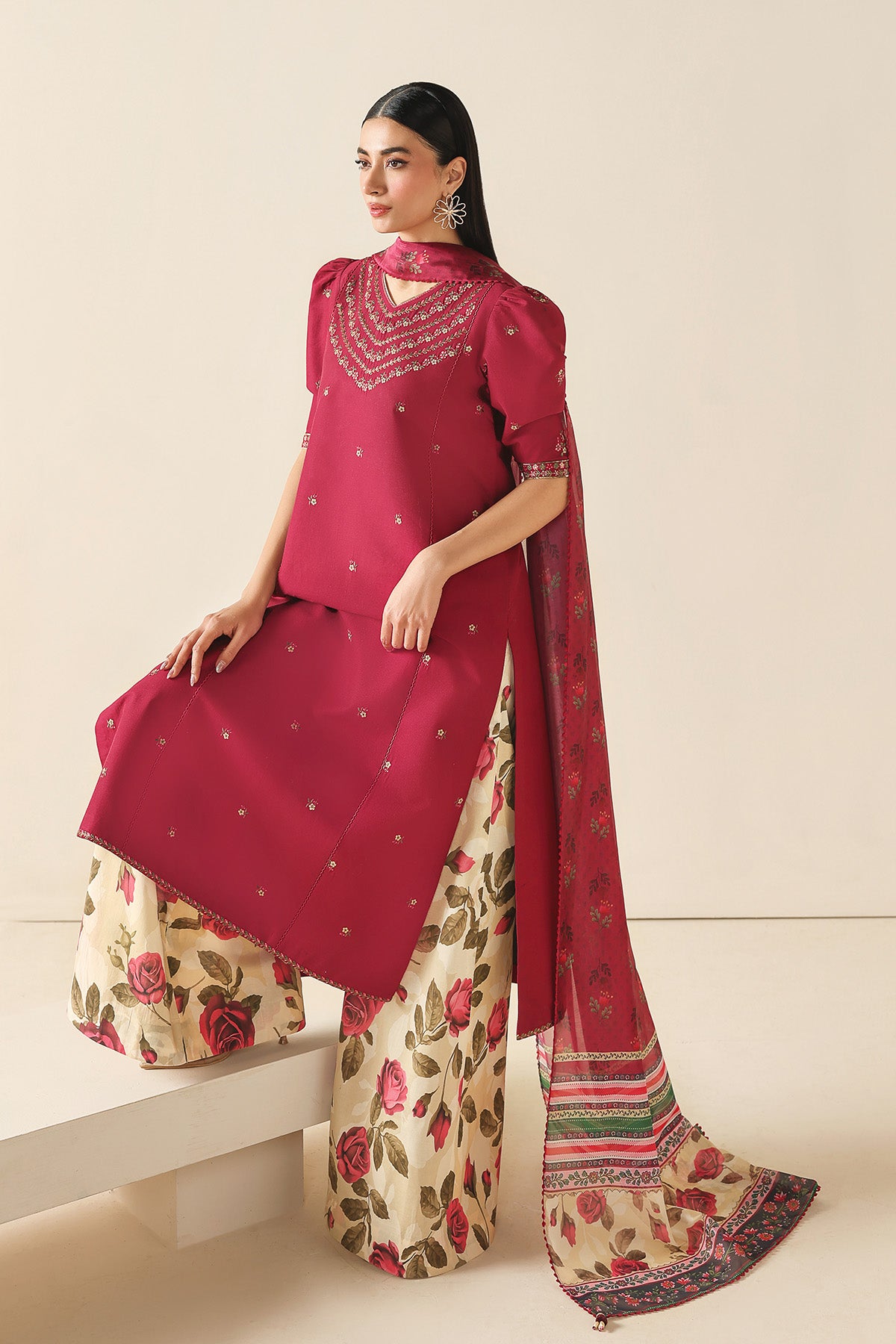 EMBROIDERED LAWN USE-9275