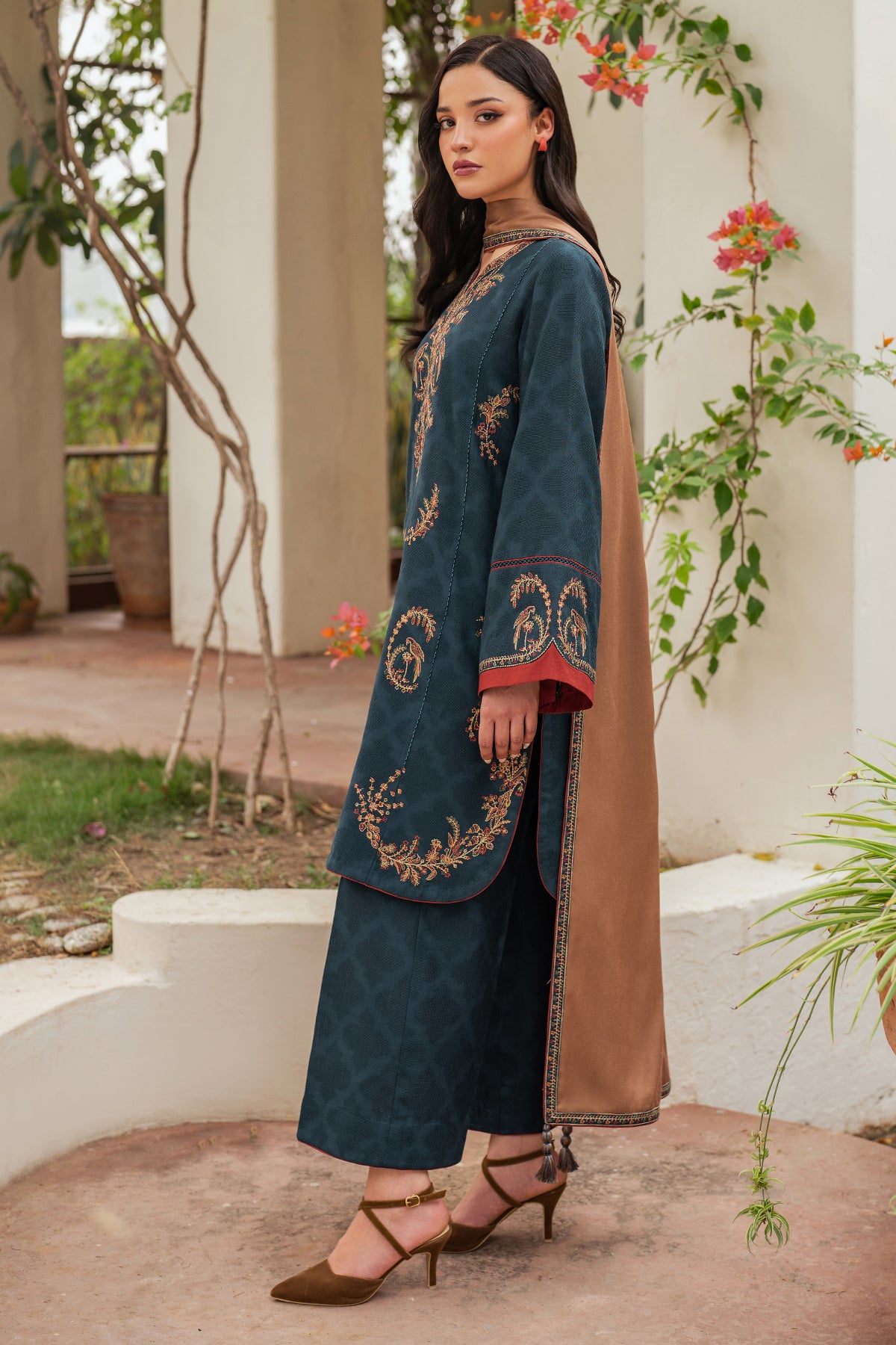 EMBROIDERED JACQUARD KHADDAR UW-0116