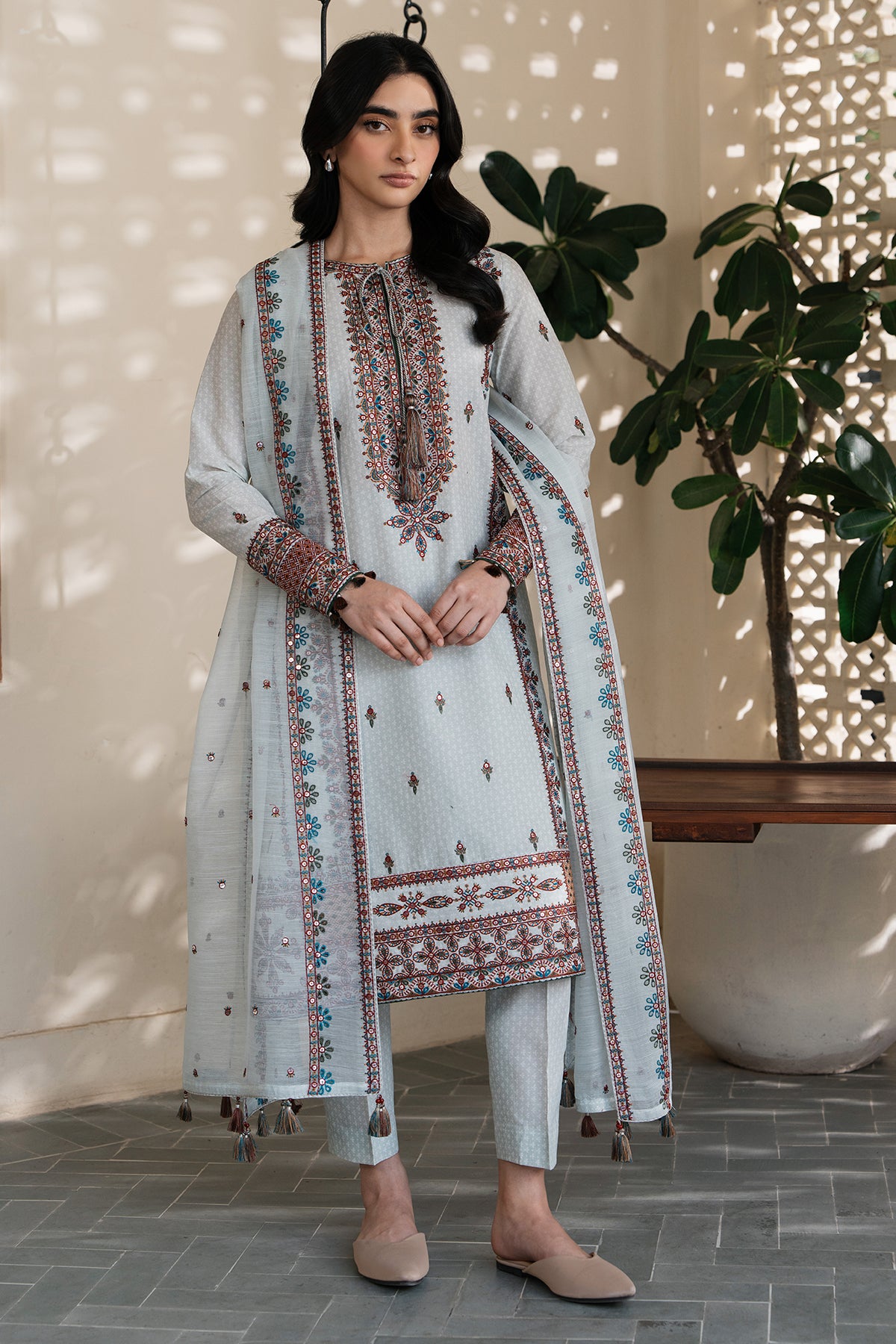 EMBROIDERED LAWN USE-9107