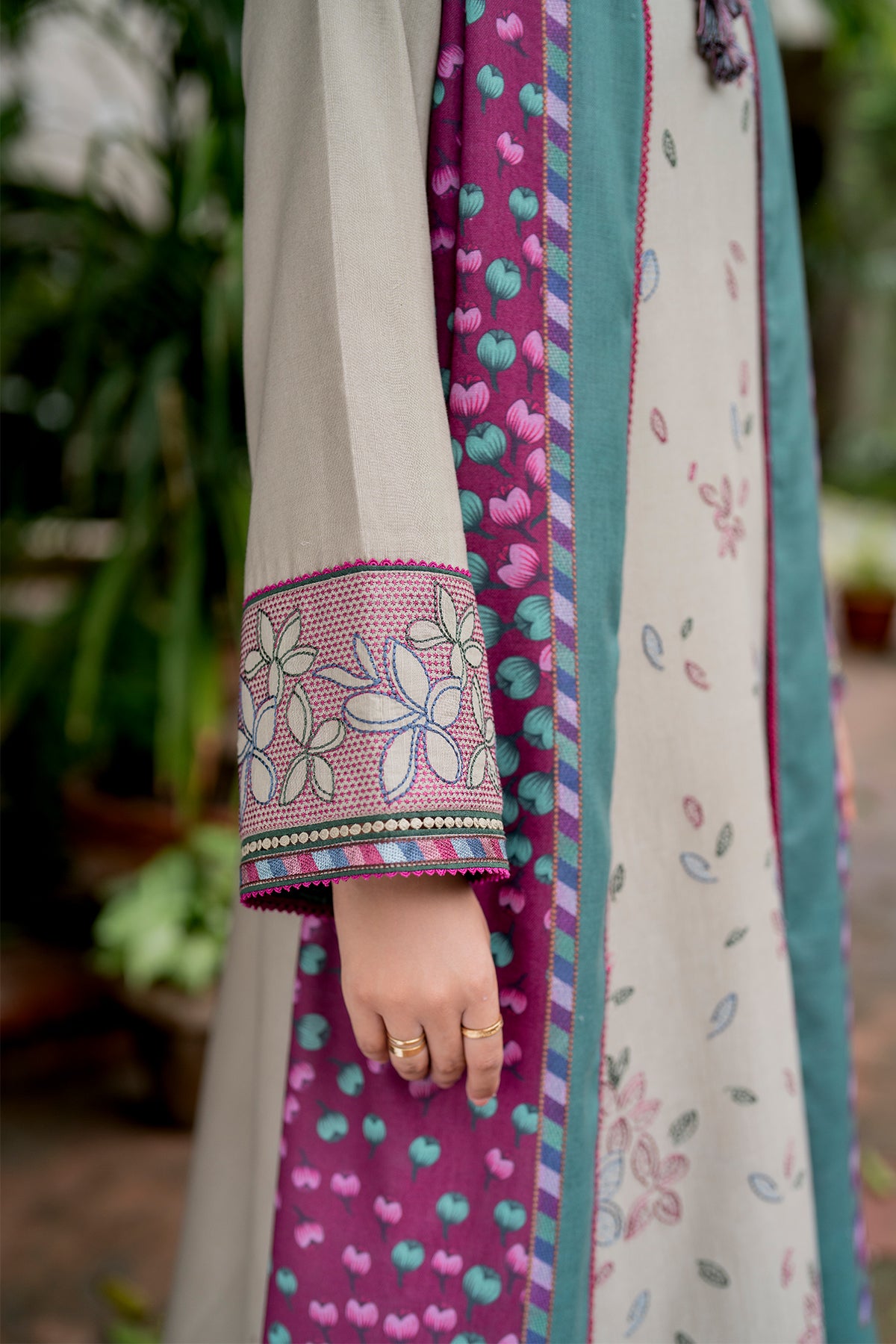 EMBROIDERED KHADDAR UW-0052