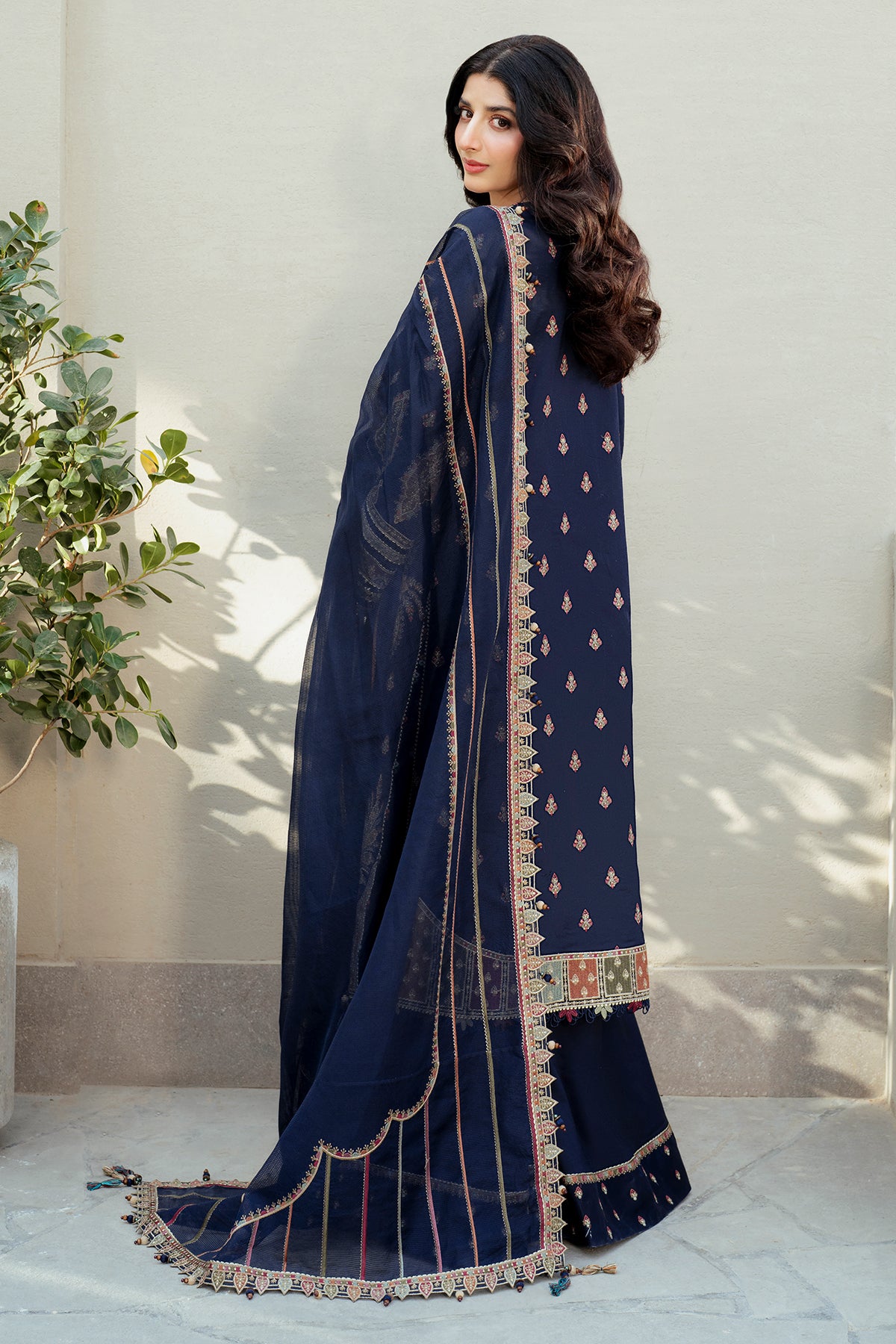 Embroidered Luxury Lawn SL25-D8