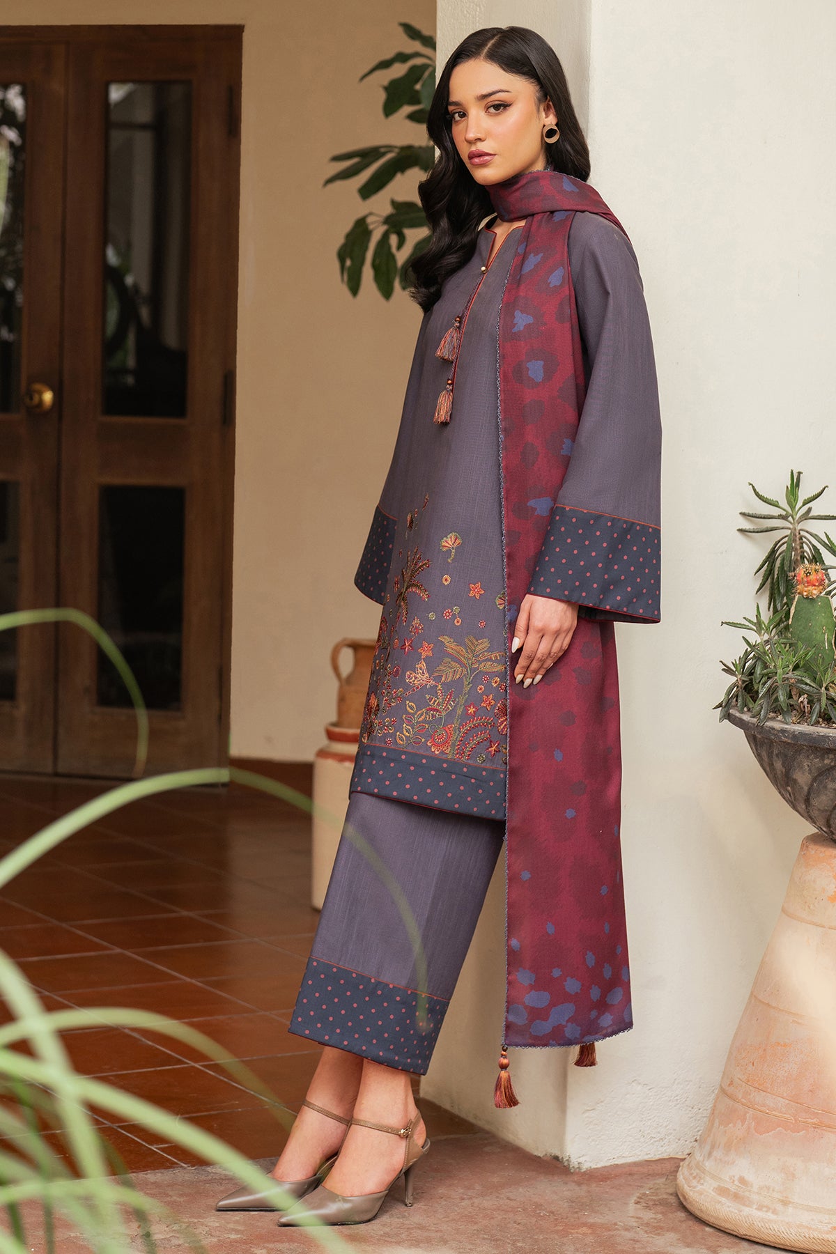 EMBROIDERED SLUB KHADDAR RTW-1157