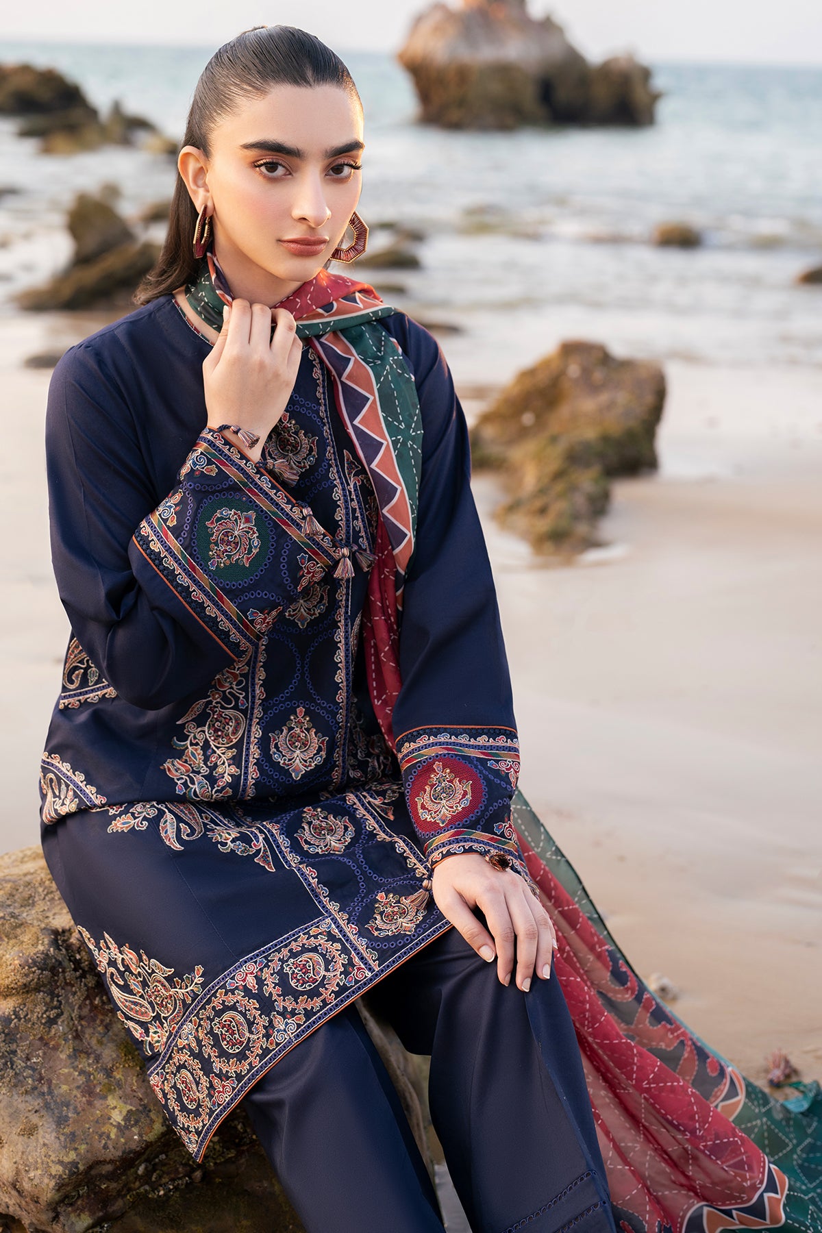 EMBROIDERED LAWN USE-9169