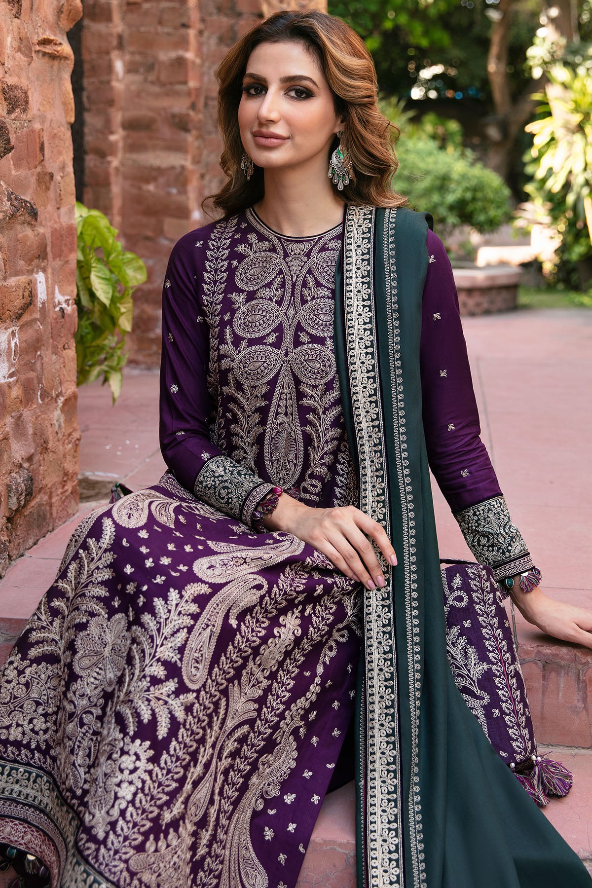 EMBROIDERED SLUB KHADDAR-DW23-D4