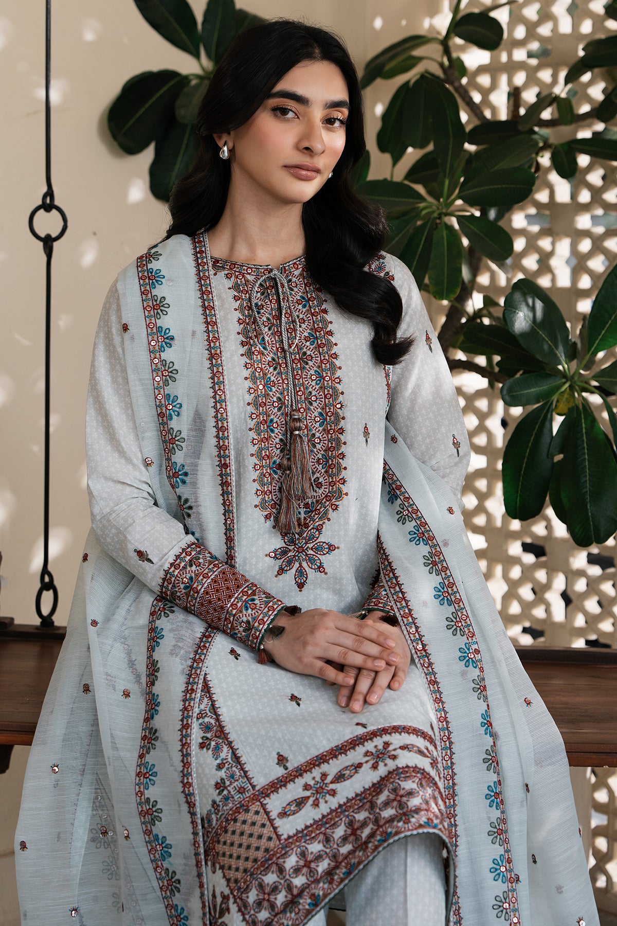 EMBROIDERED LAWN USE-9107