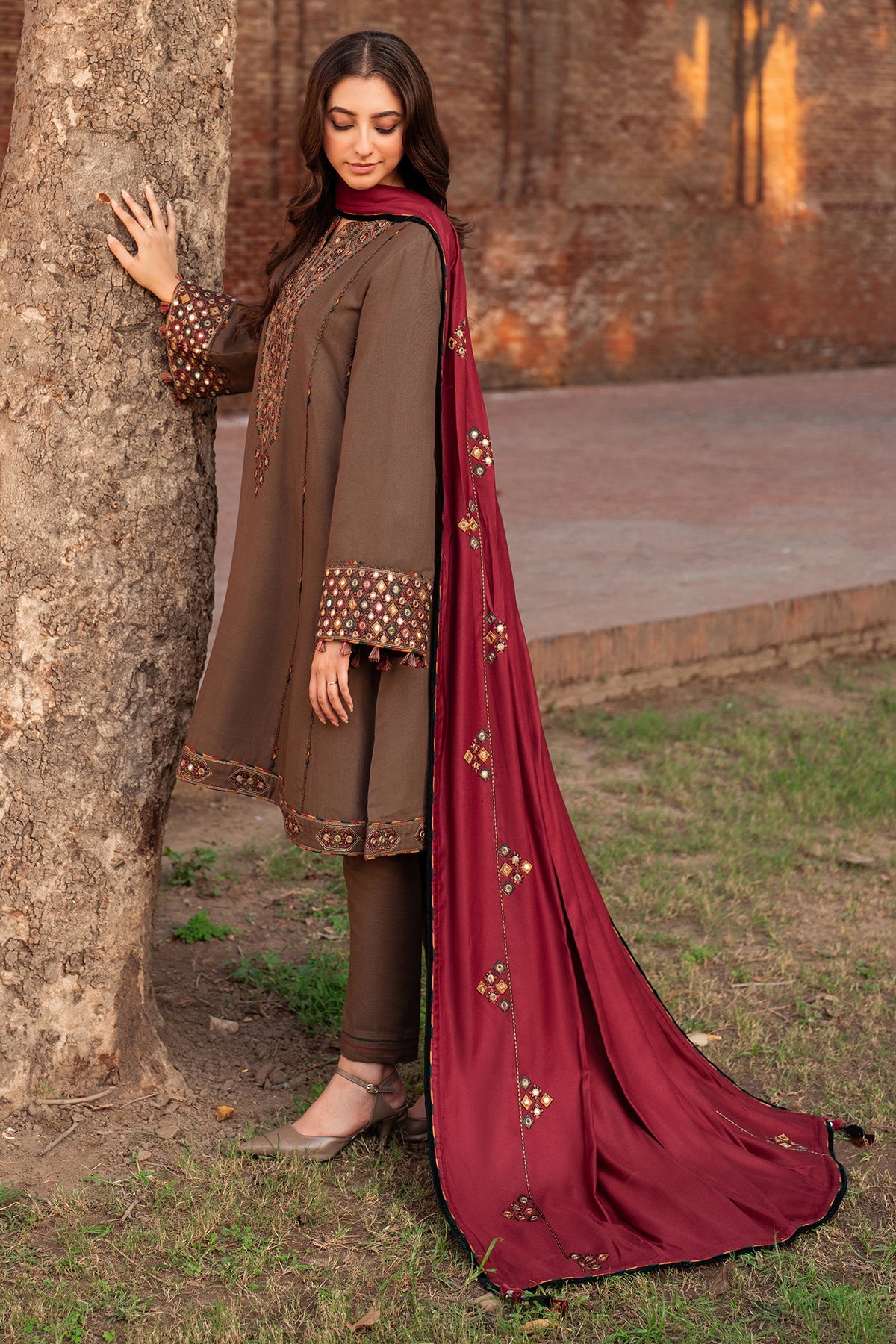 EMBROIDERED SLUB KHADDAR UW-0078