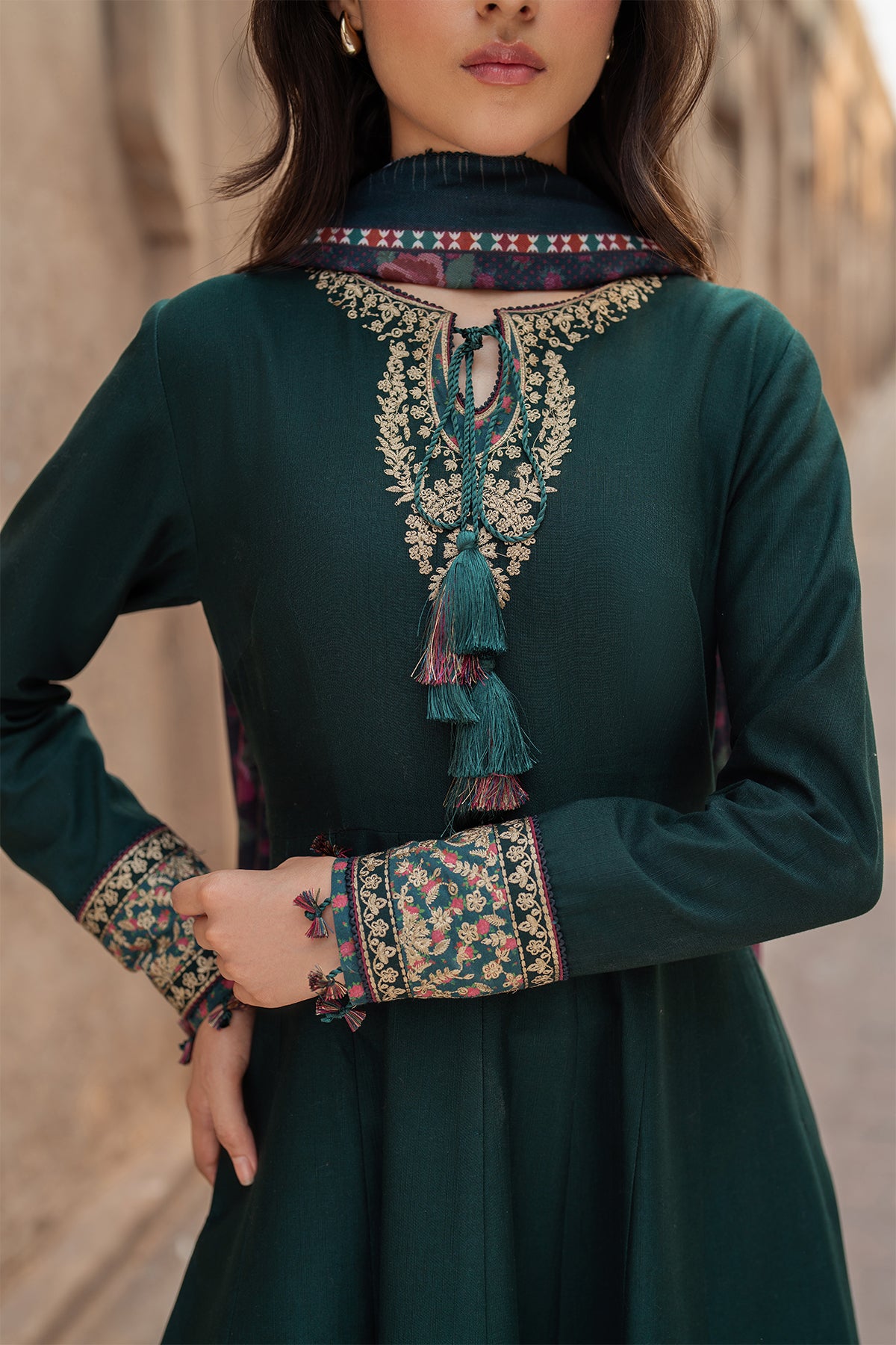 EMBROIDERED SLUB KHADDAR DW'24 D7