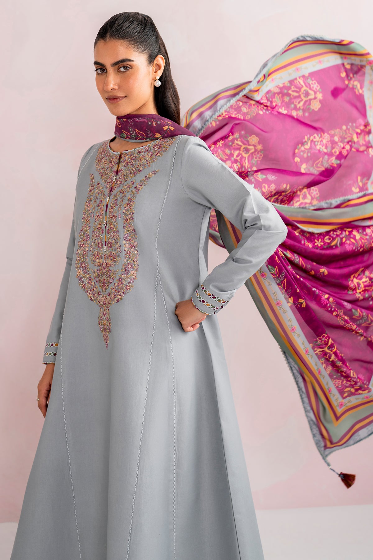 Embroidered Lawn USE - 9090