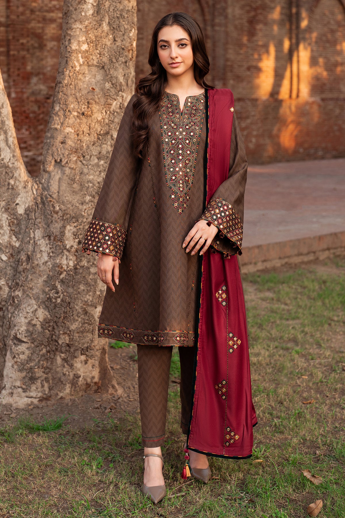 EMBROIDERED JACQUARD KHADDAR UW-0078