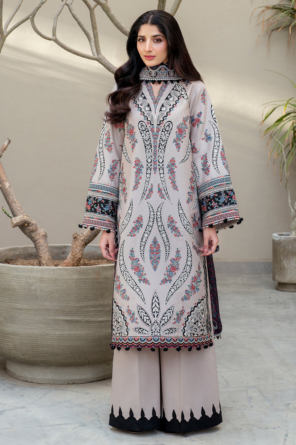 Embroidered Luxury Lawn SL25-D7