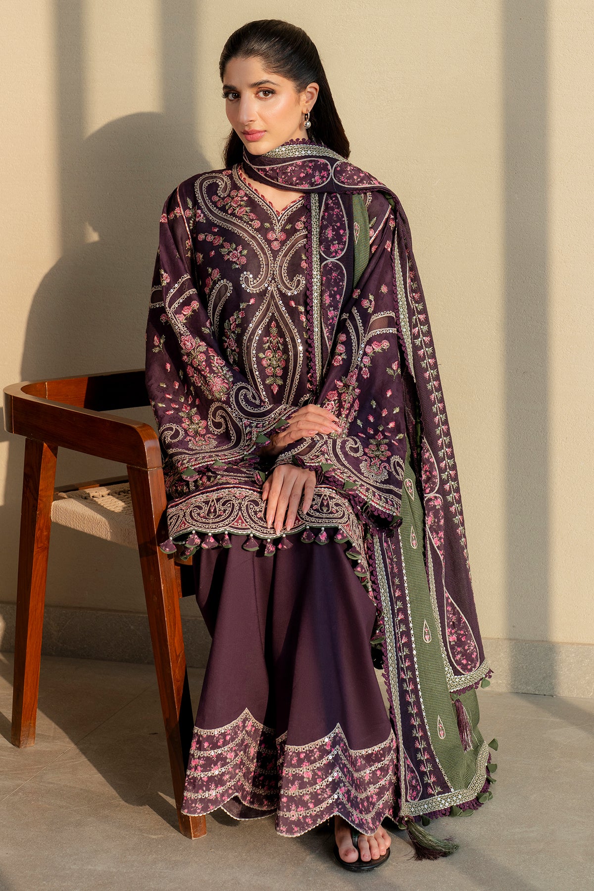 Embroidered Luxury Lawn SL25-D6