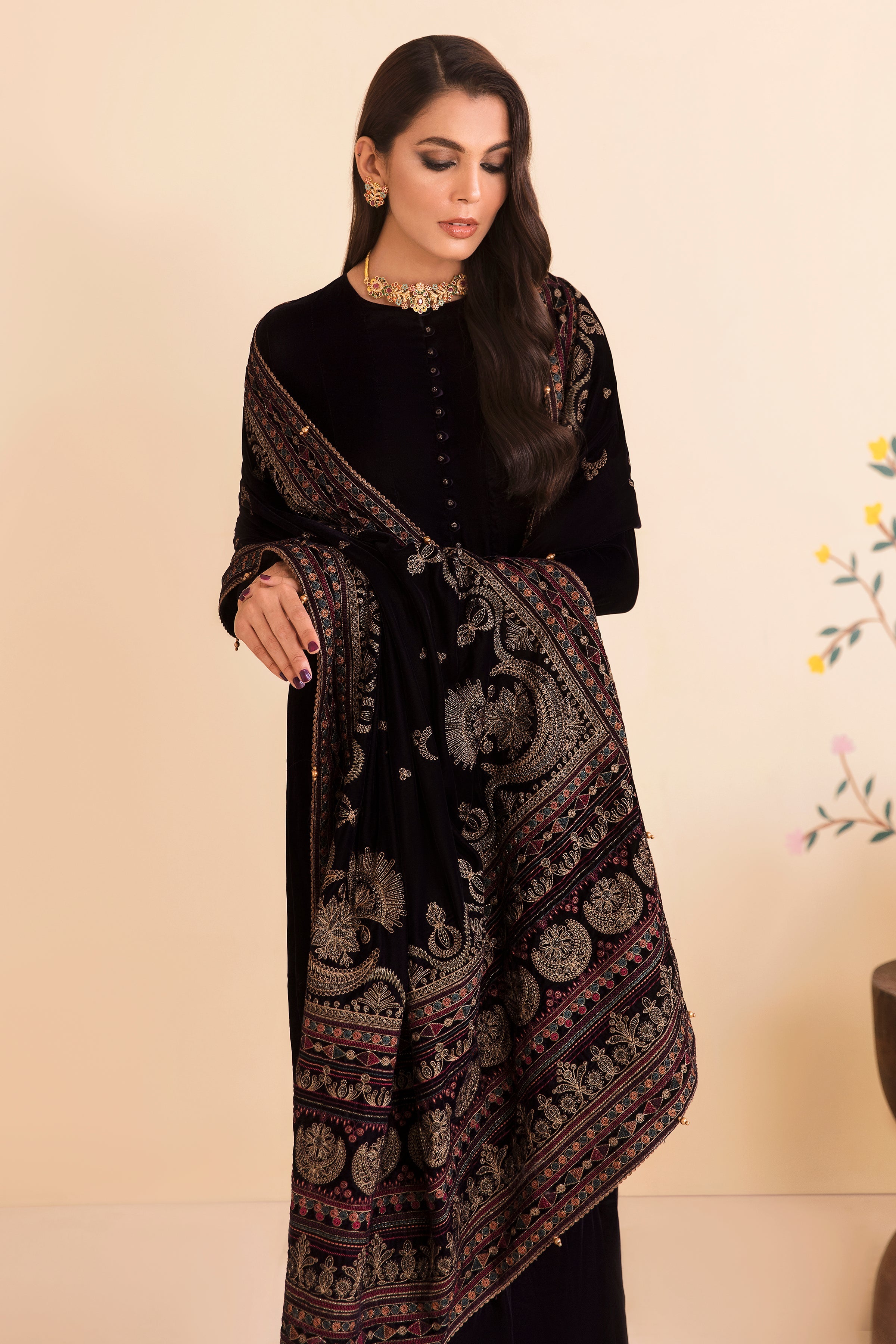 Embroidered Velvet Shawl VS-8001