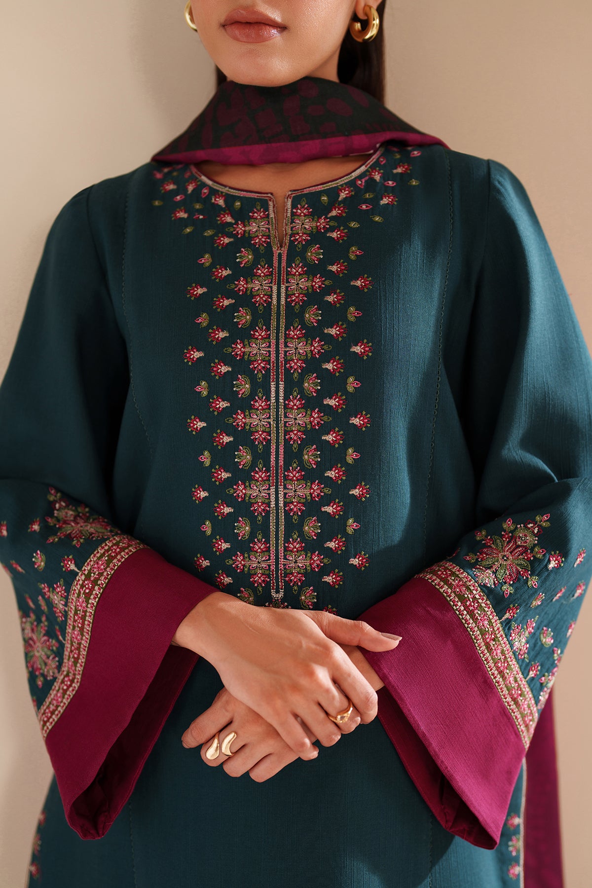 EMBROIDERED KHADDAR UW-0190