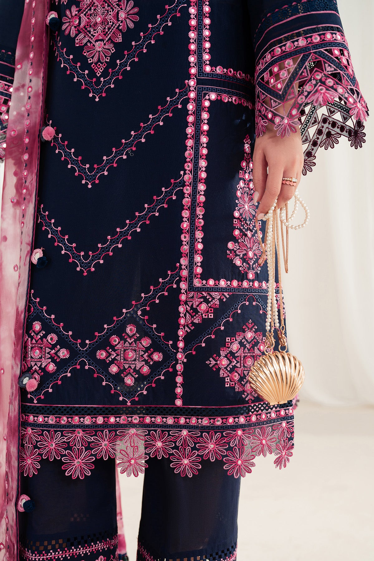 EMBROIDERED LAWN IL'25-D01