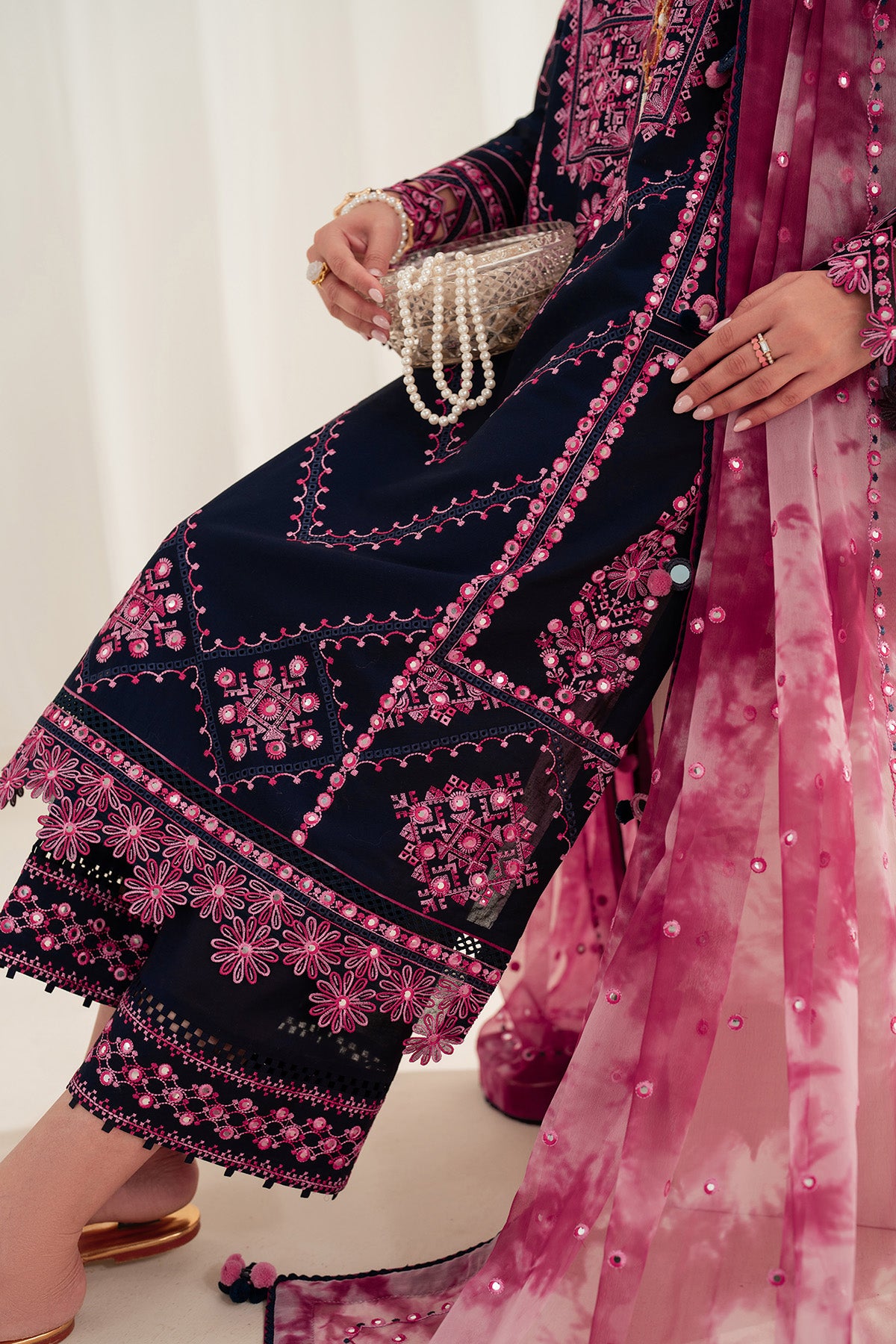 EMBROIDERED LAWN IL'25-D01