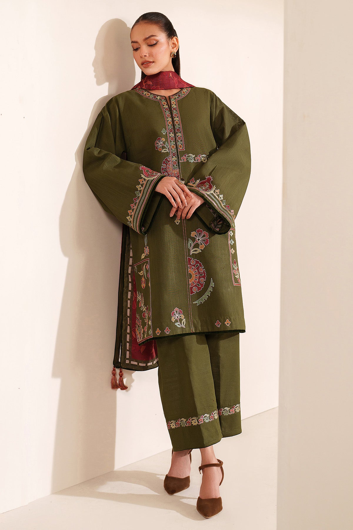 EMBROIDERED KHADDAR UW-0239