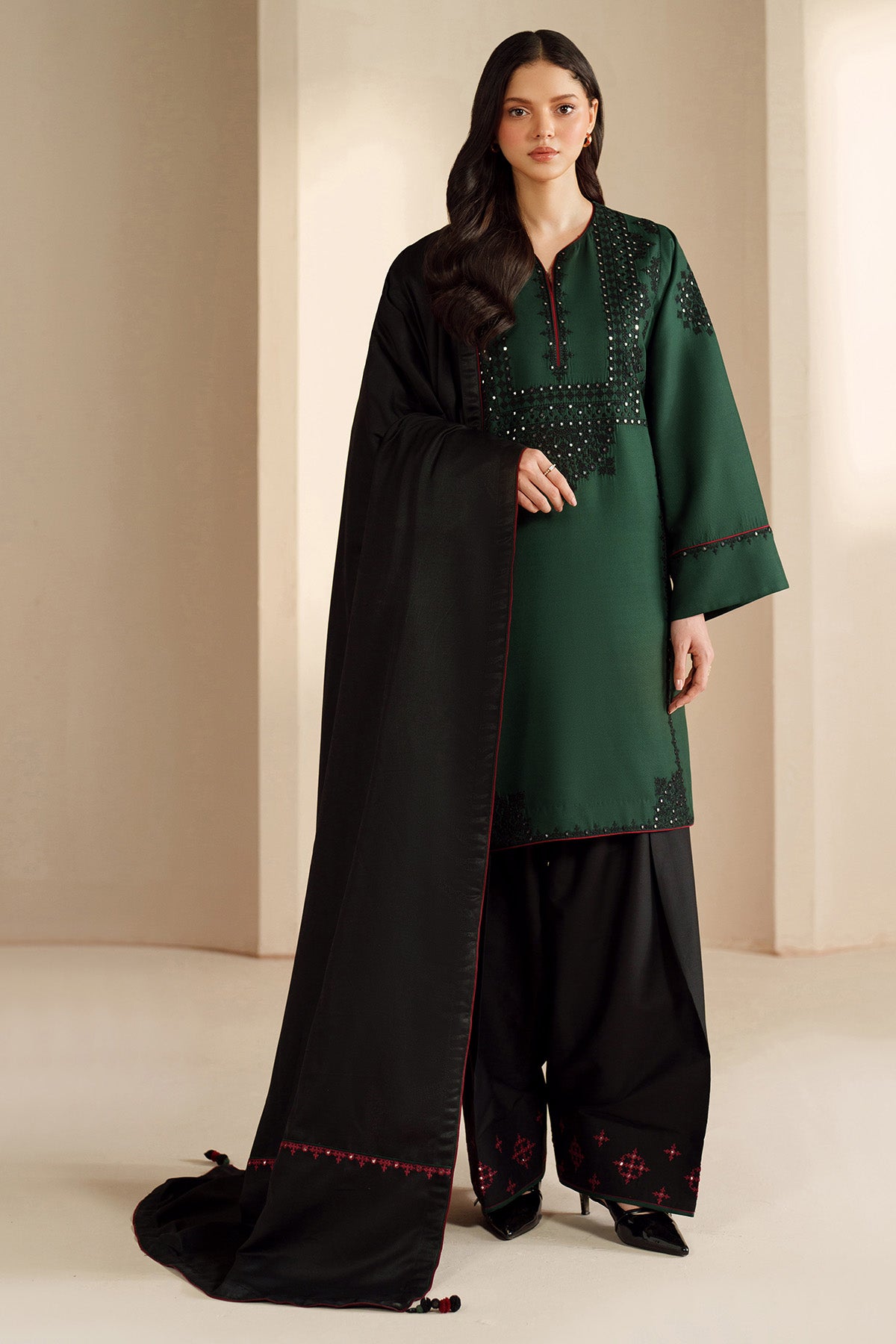 EMBROIDERED VISCOSE UW-0206