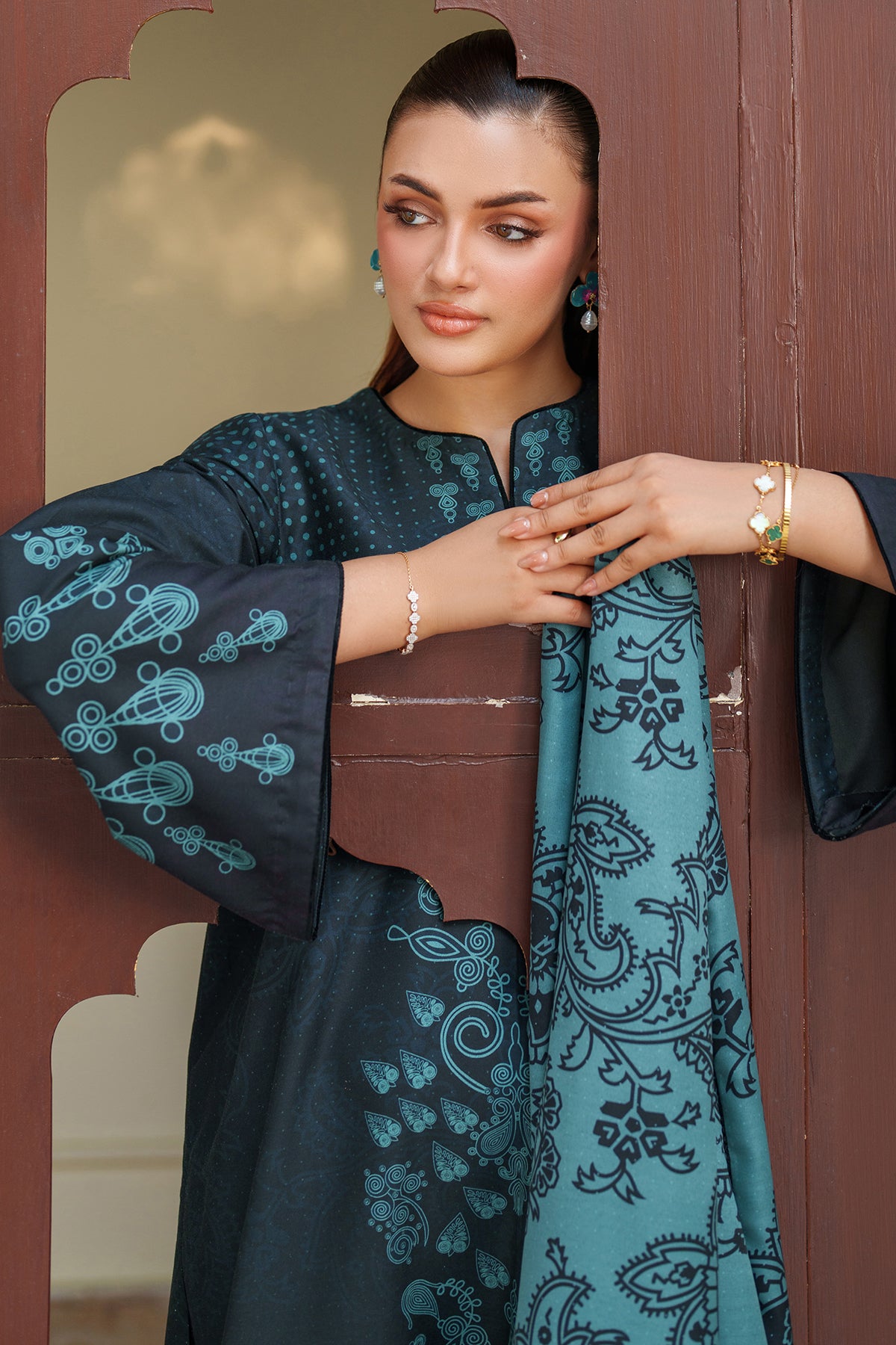 EMBROIDERED PREMIUM VISCOSE UW-0181