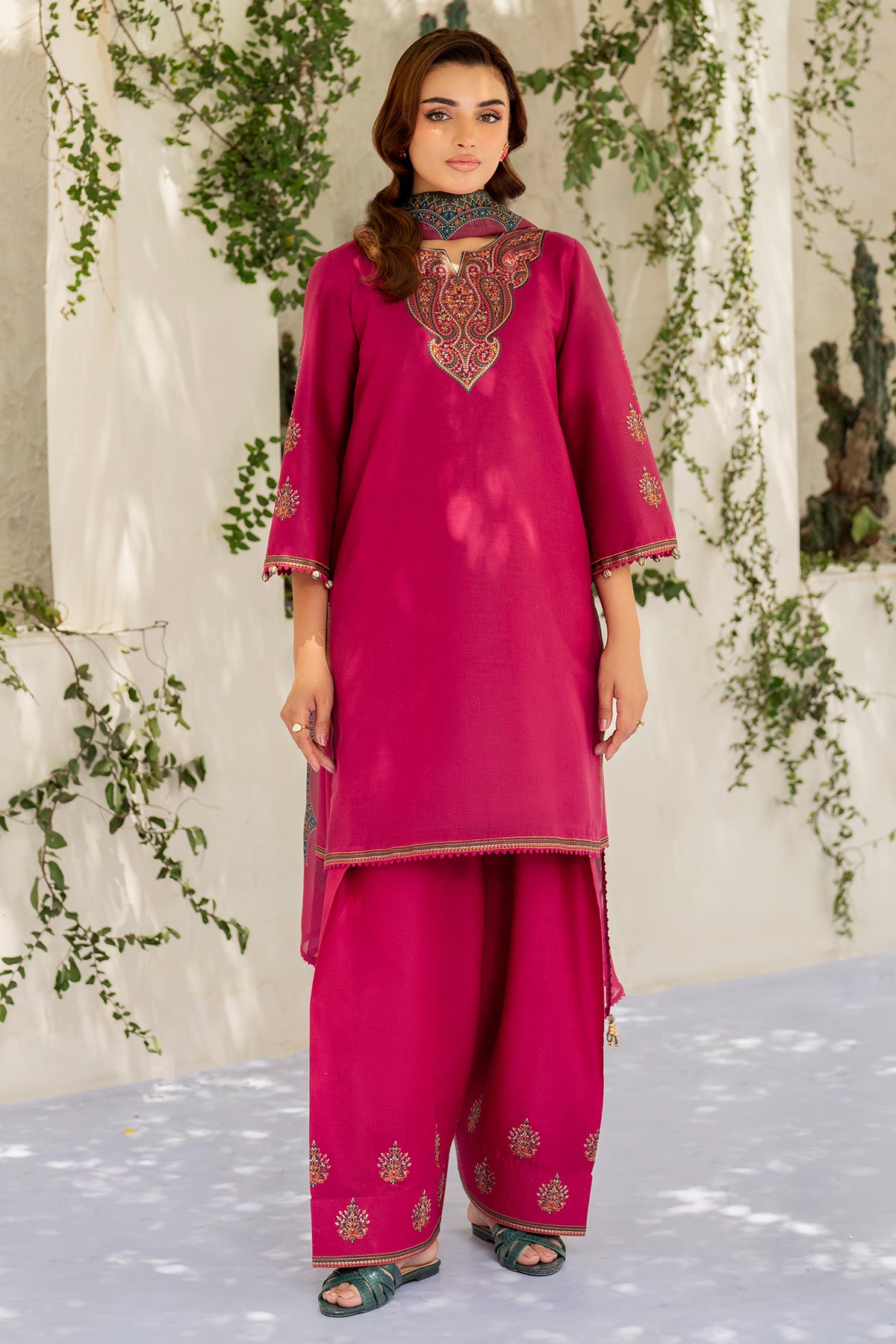 EMBROIDERED LAWN USE-9208