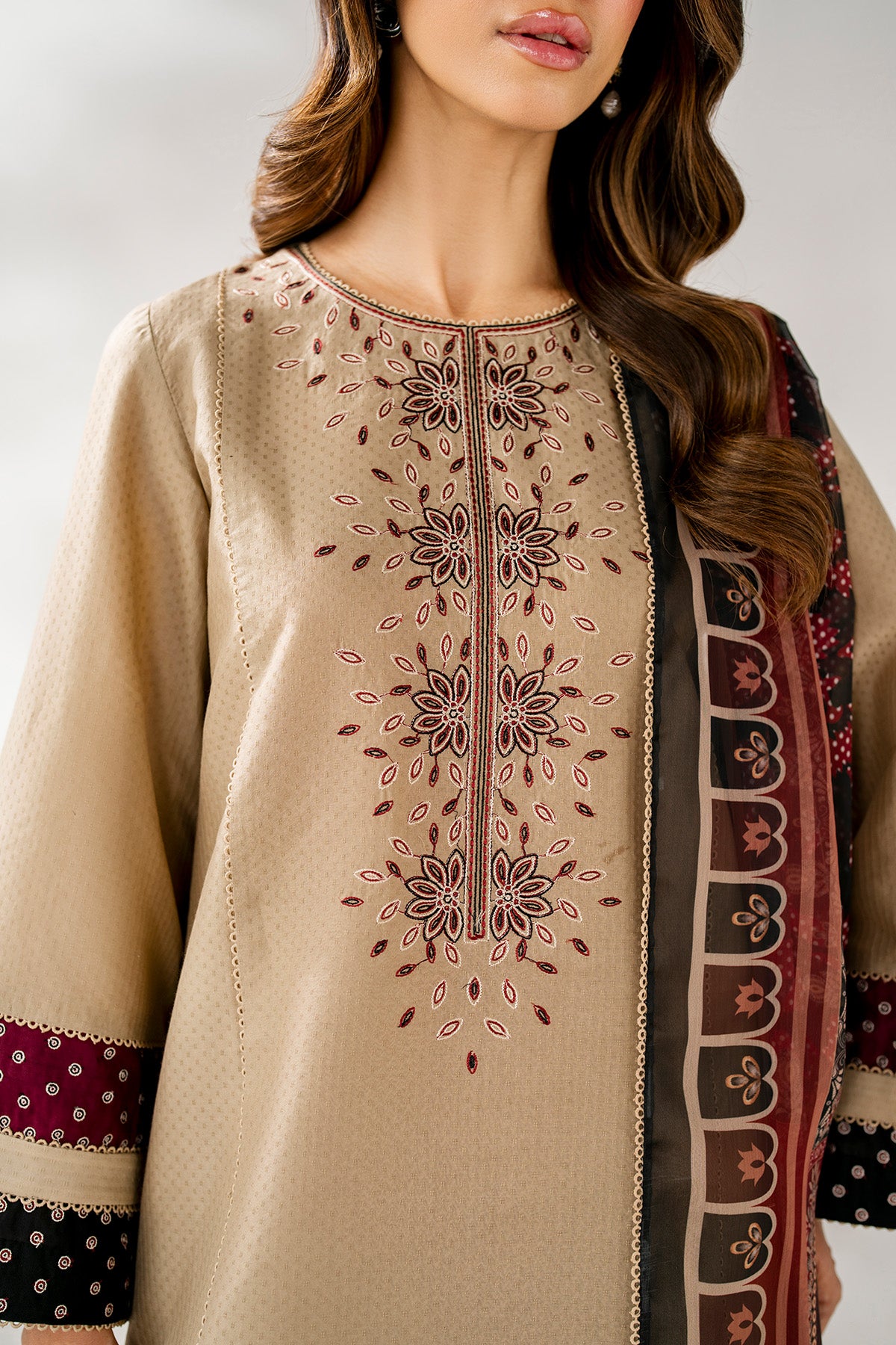EMBROIDERED LAWN USE-9246