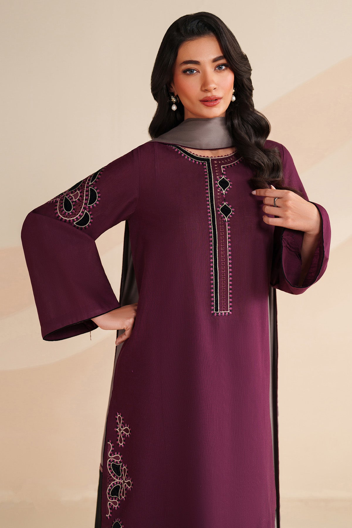 EMBROIDERED KHADDAR UW-0218