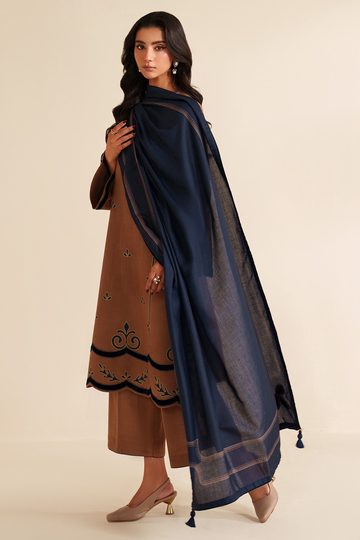 EMBROIDERED KHADDAR UW-0214