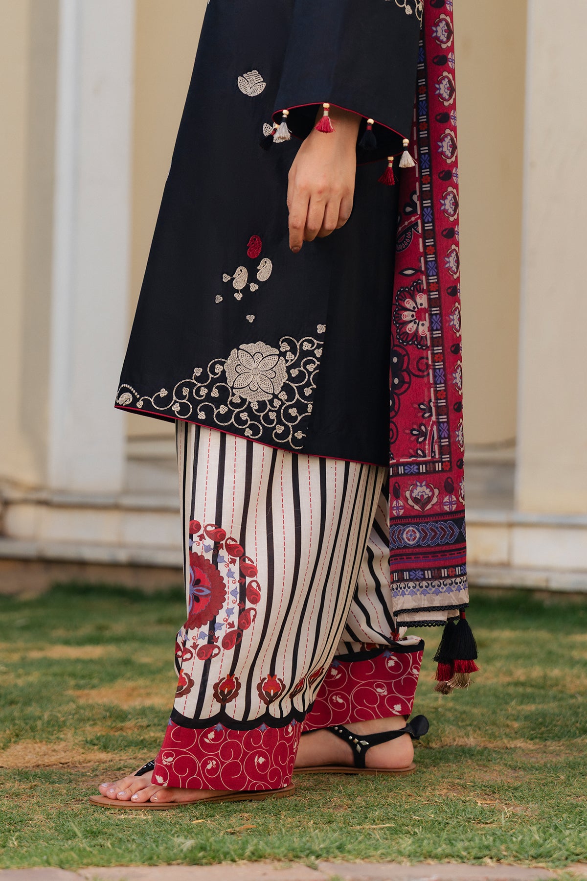 EMBROIDERED LAWN RTW-1326