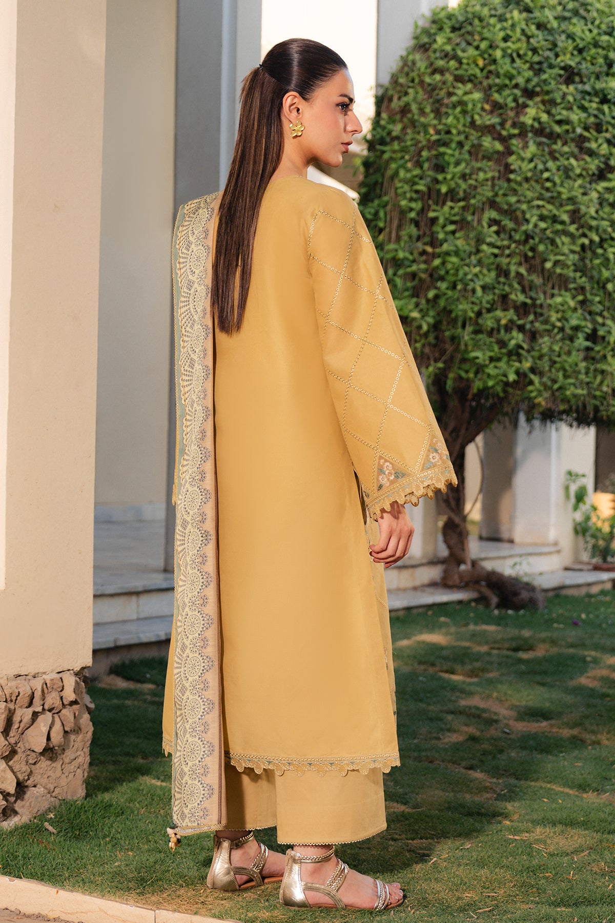EMBROIDERED LAWN USE-9365