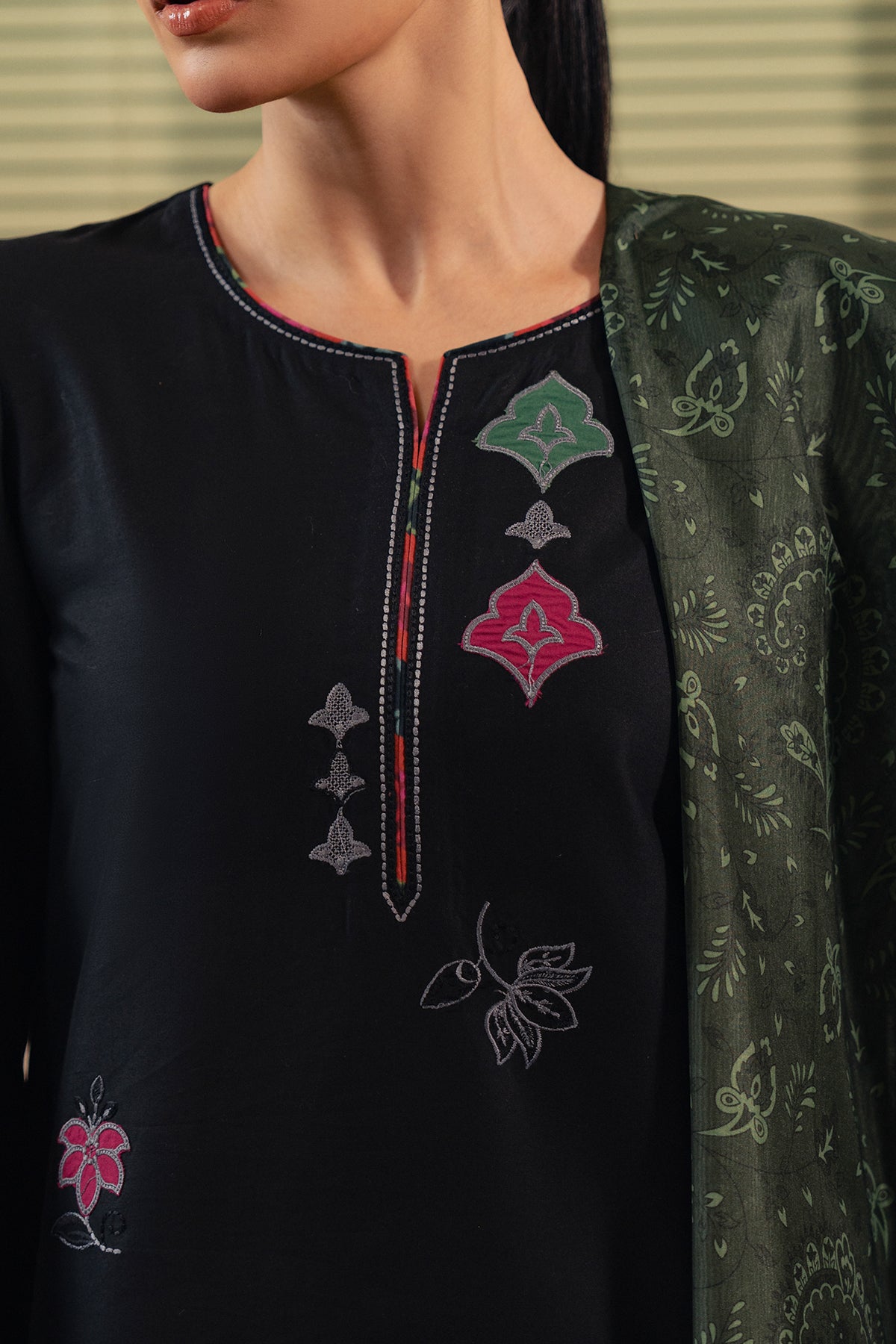 EMBROIDERED LAWN USE-9334