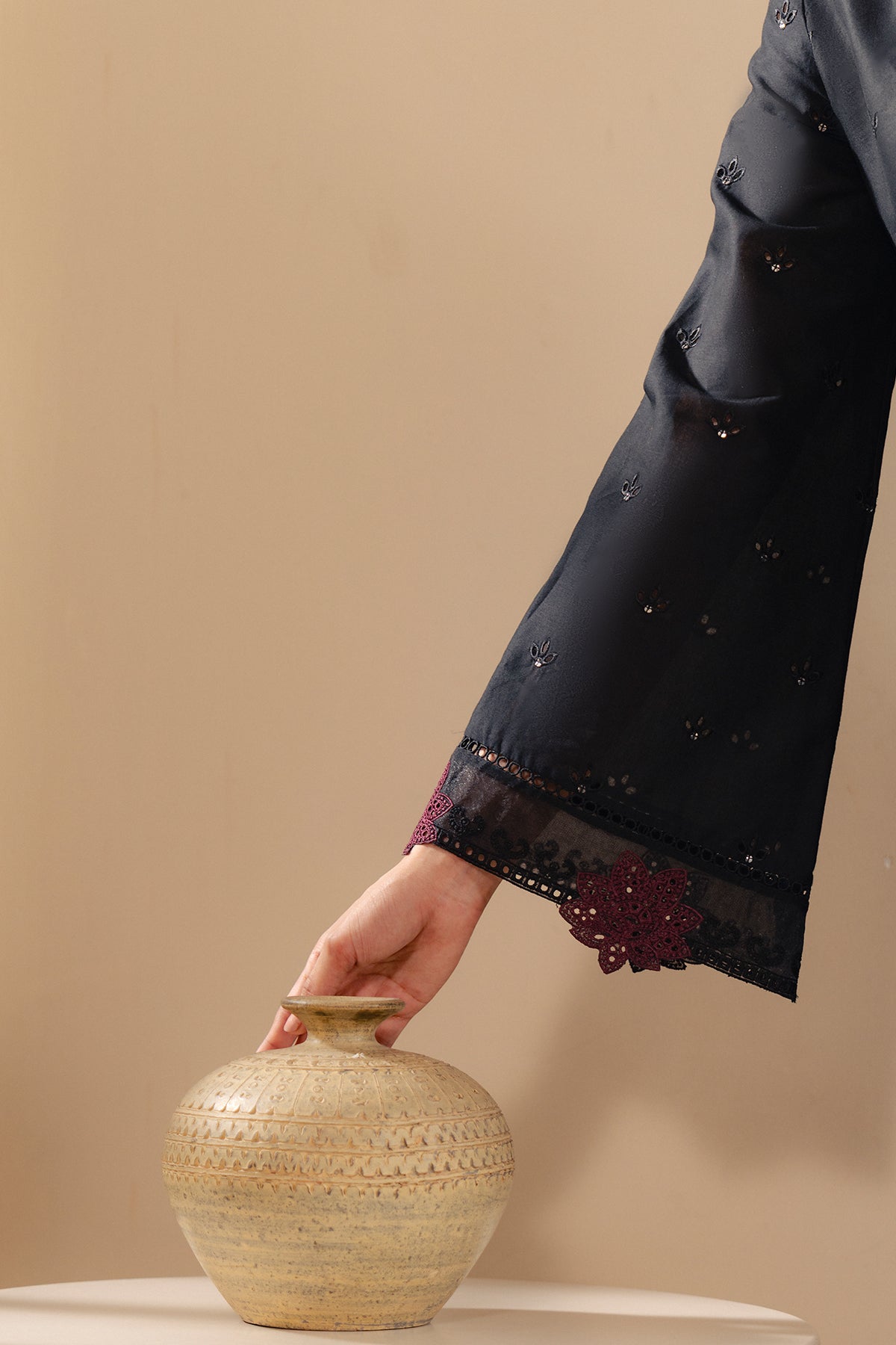 EMBROIDERED LAWN USE-9342