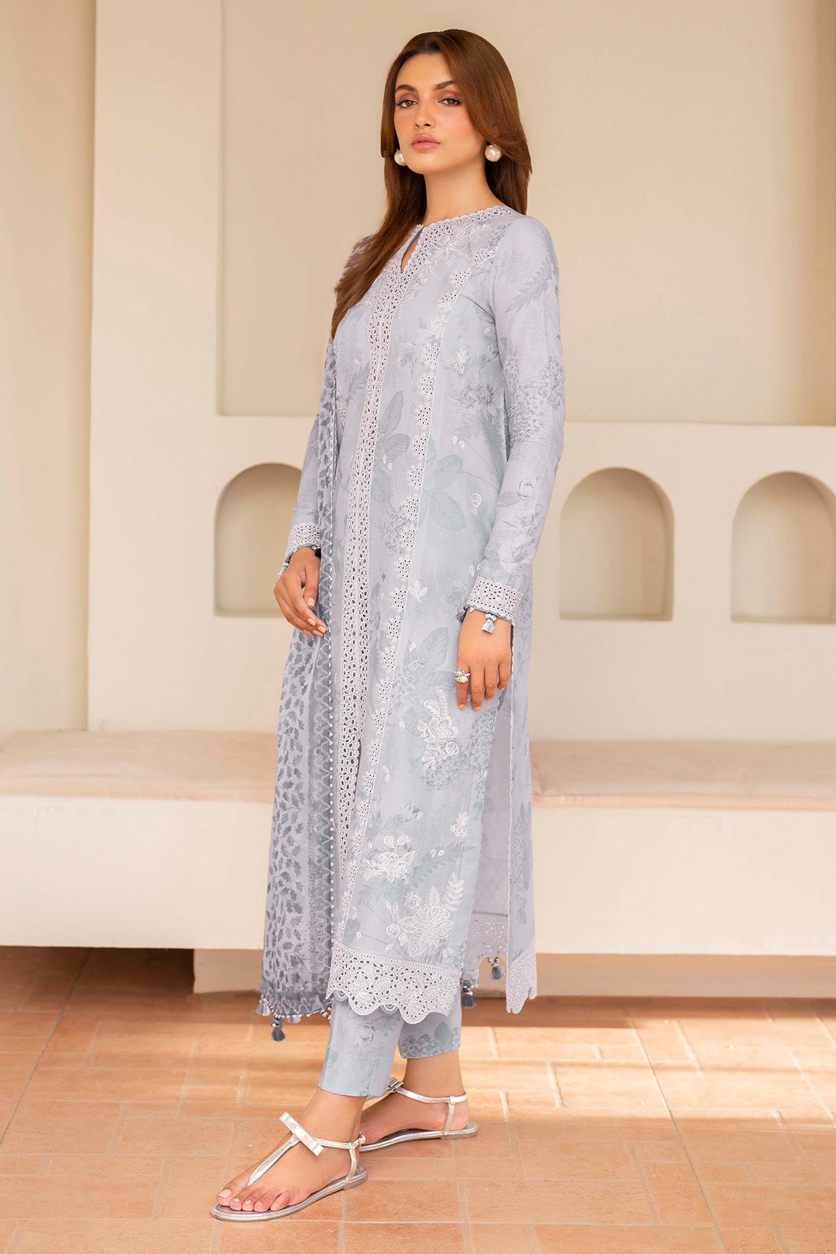 EMBROIDERED LAWN USE-9049