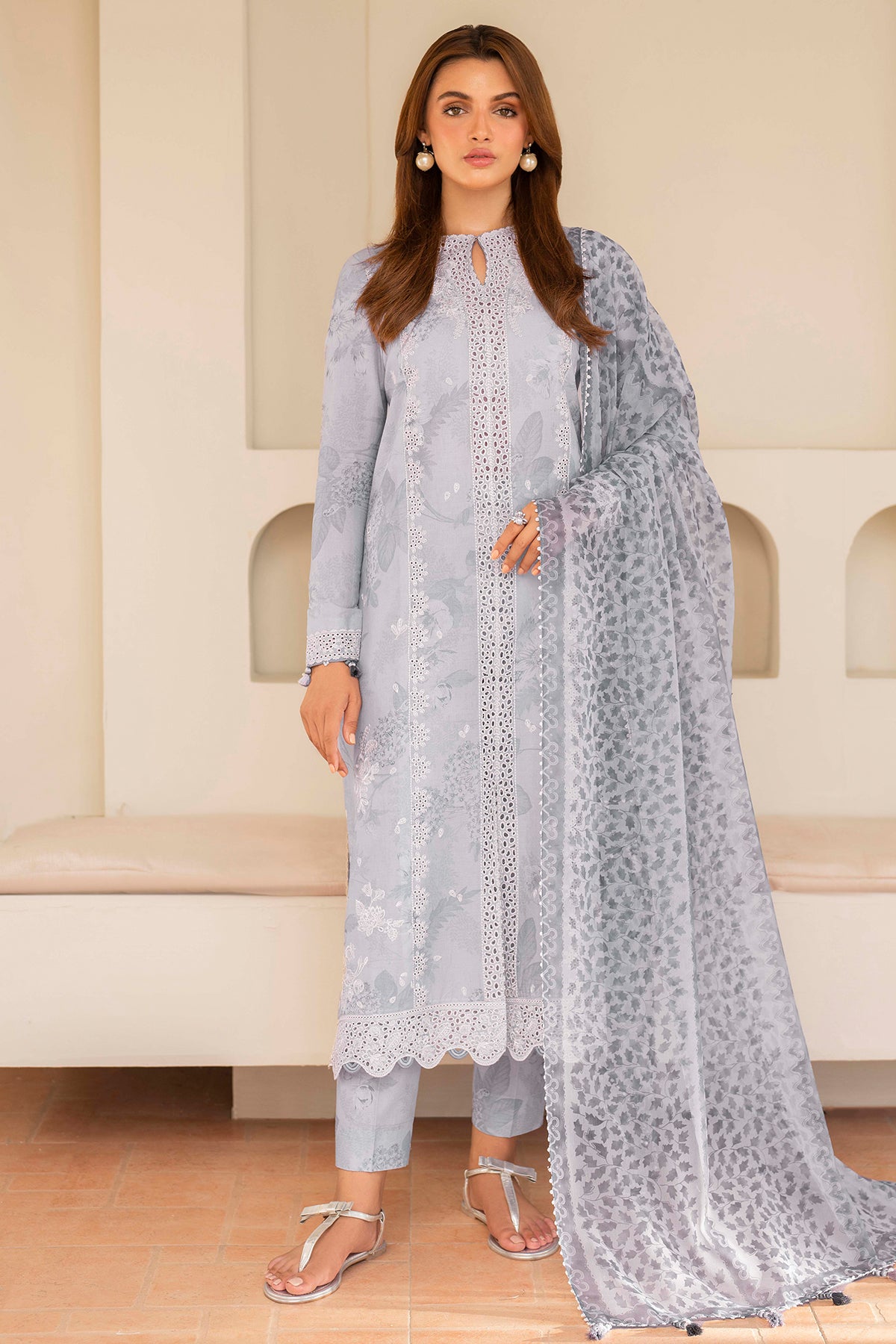 EMBROIDERED LAWN USE-9049