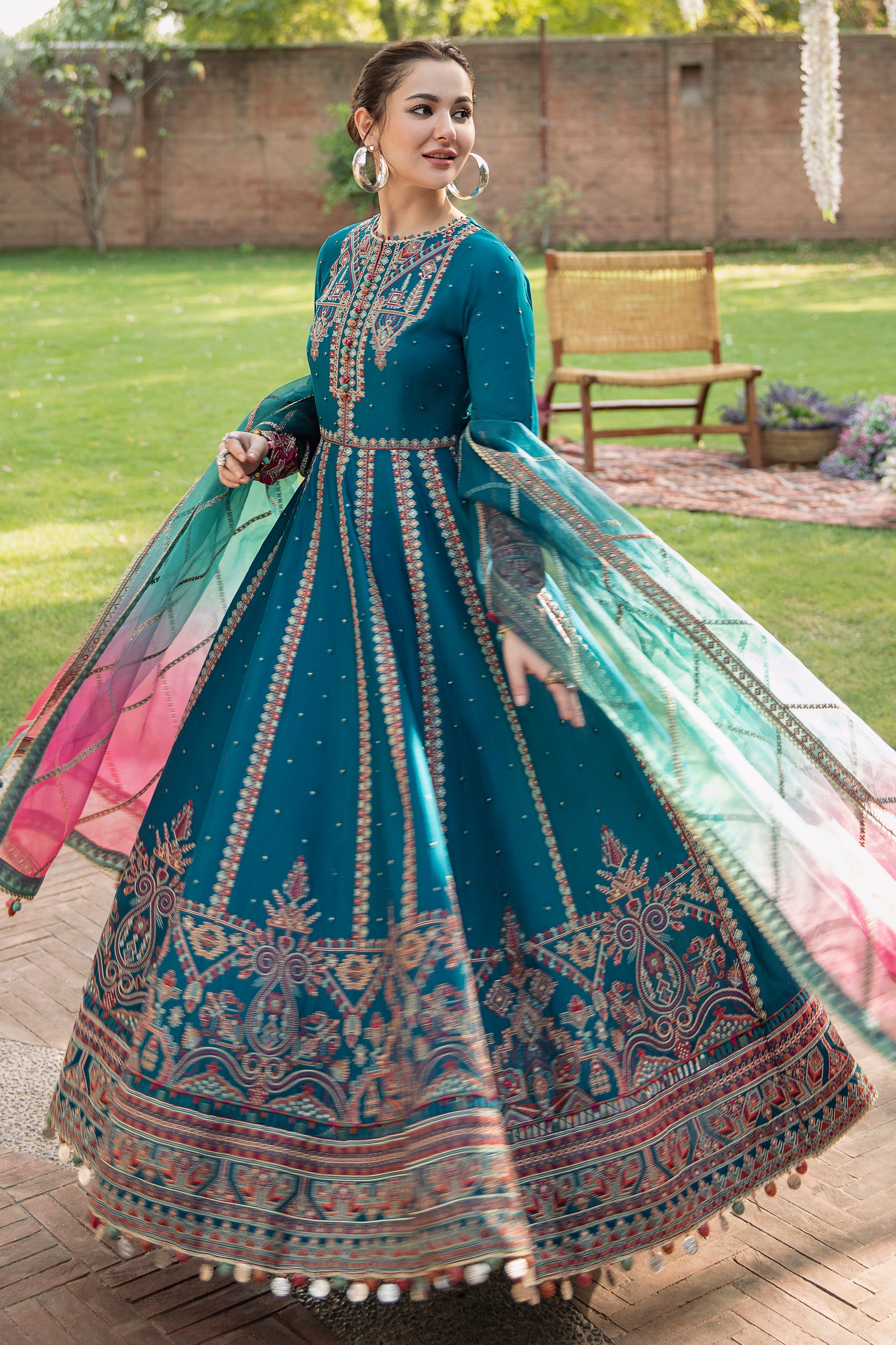 EMBROIDERED LUXURY LAWN SL22-D3