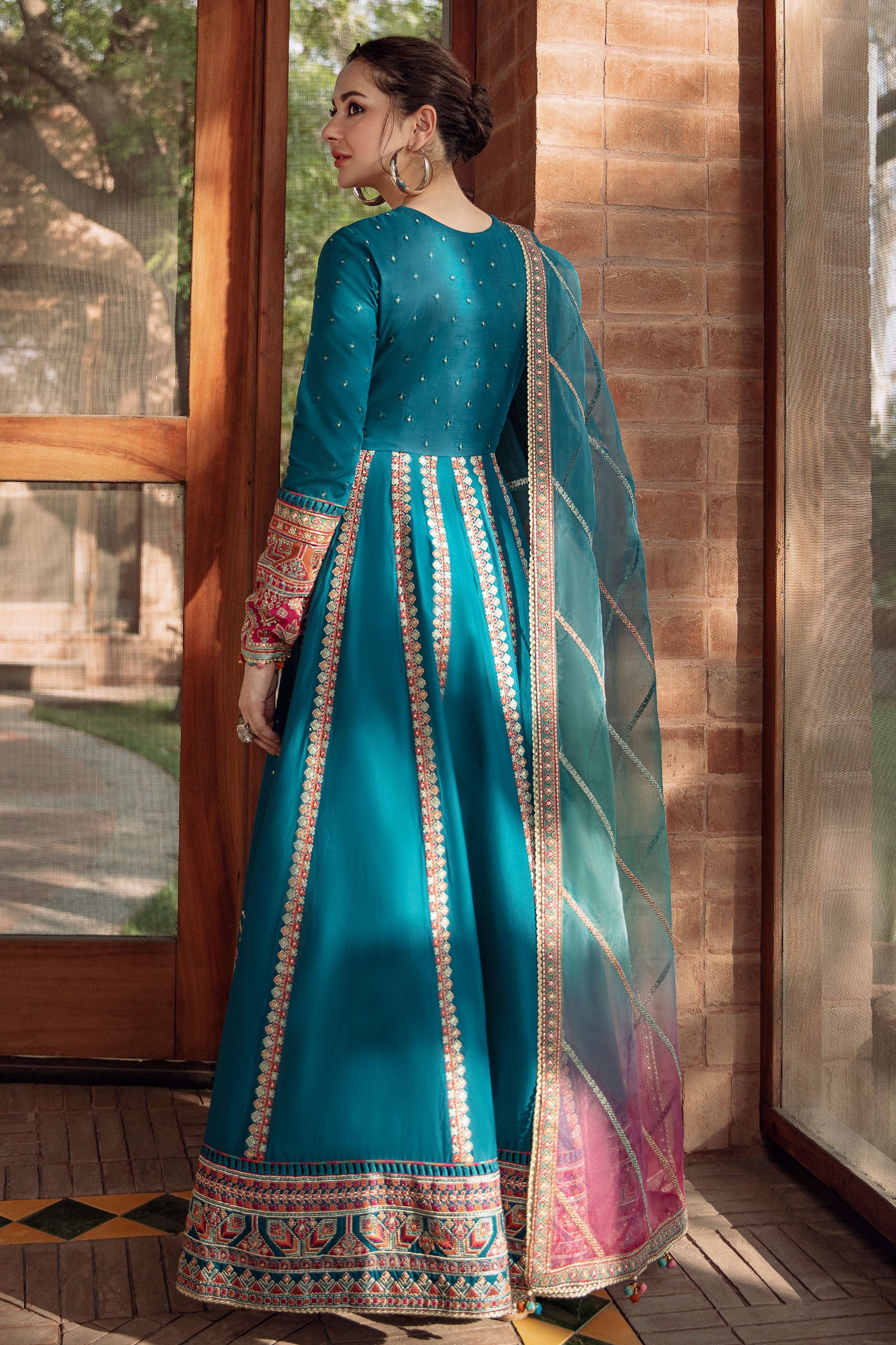 EMBROIDERED LUXURY LAWN SL22-D3