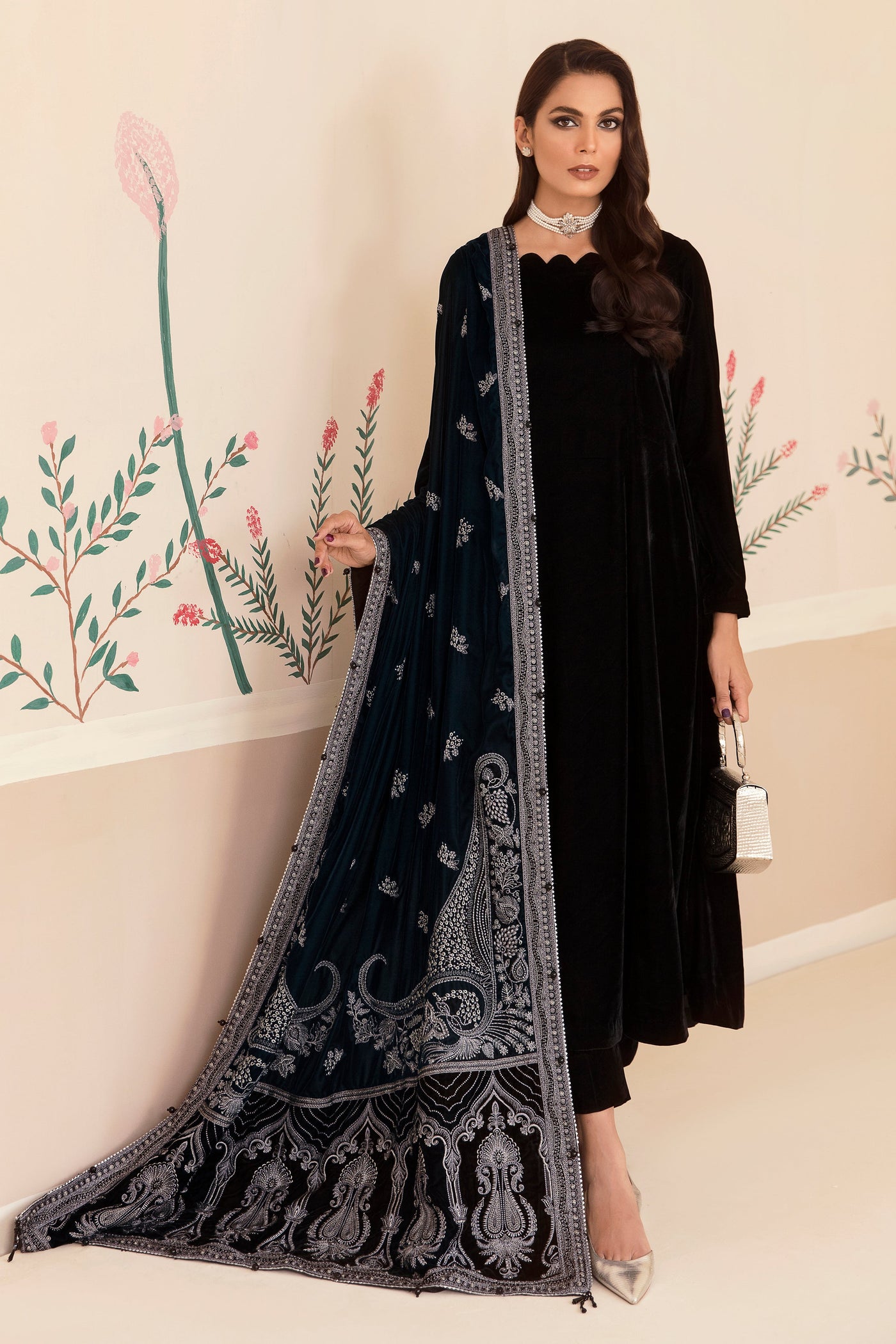 Embroidered Velvet Shawl VS-8005