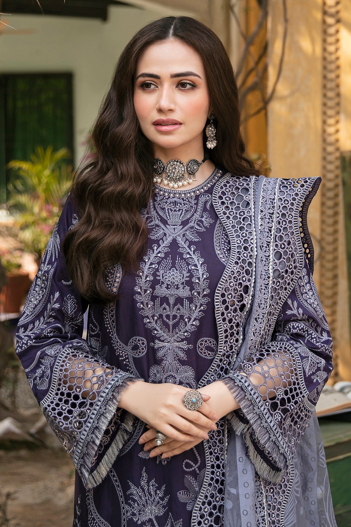 Embroidered Luxury Lawn SL22-D1