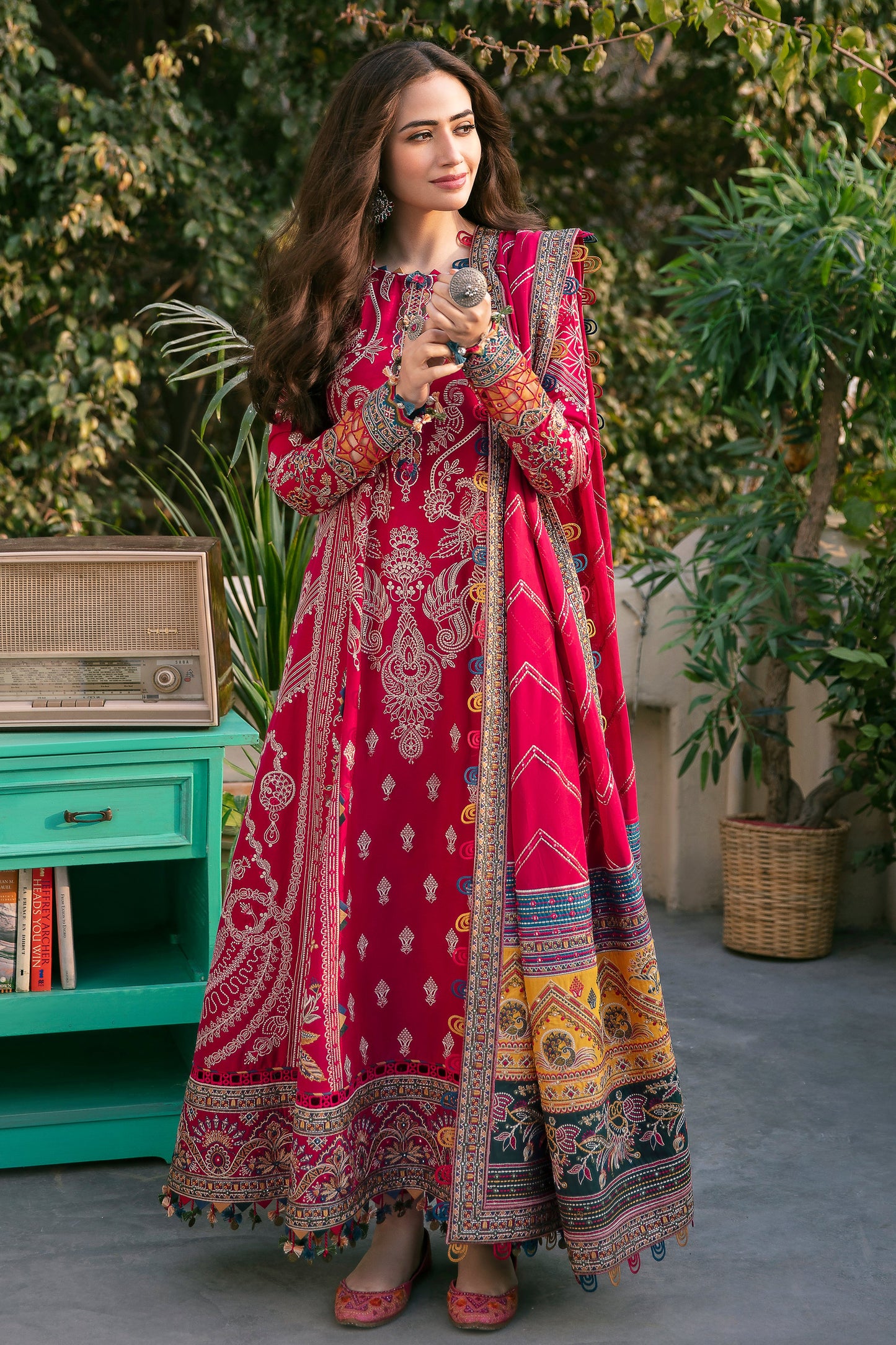 Embroidered Luxury Lawn SL22-D2