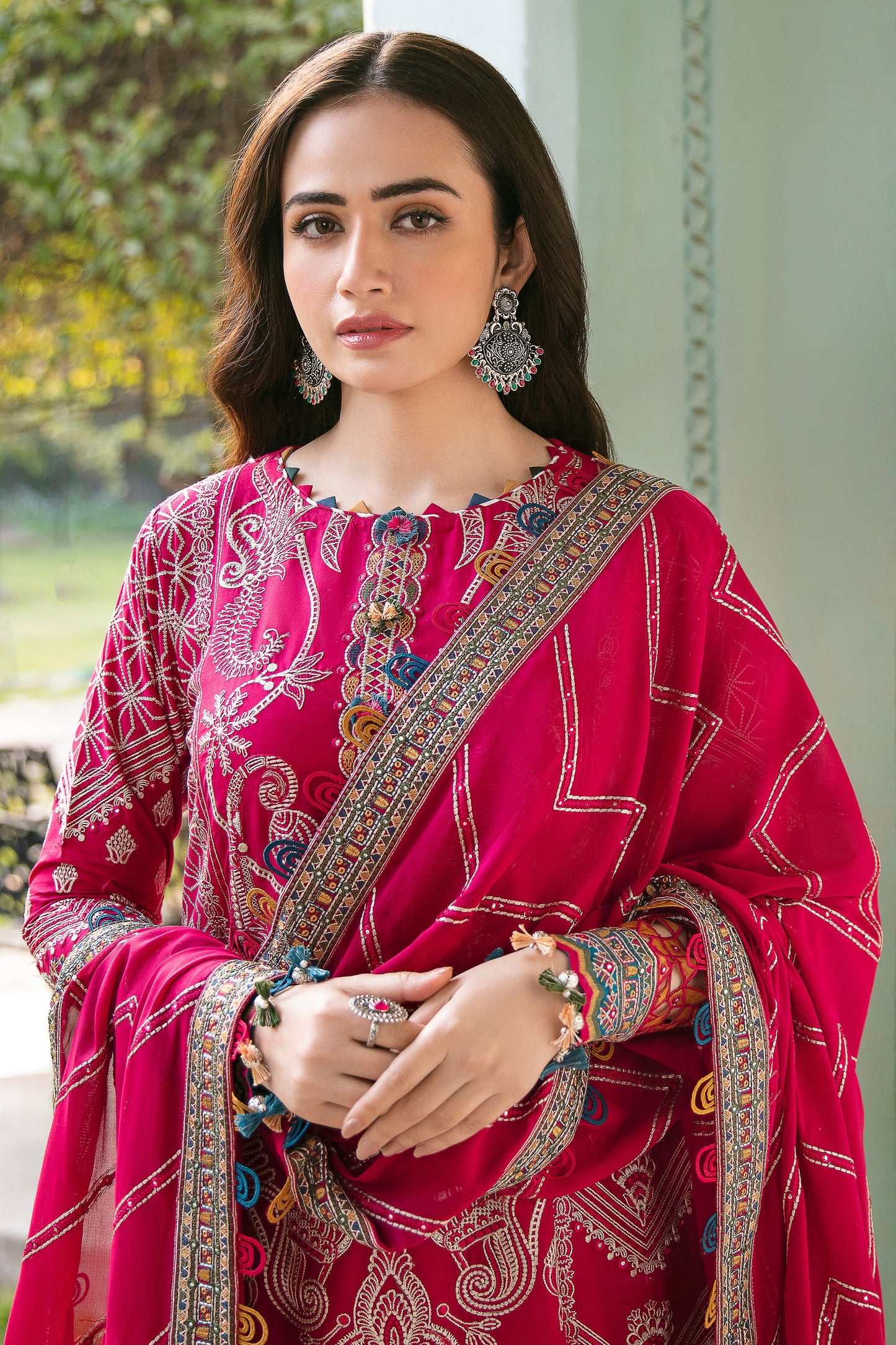 Embroidered Luxury Lawn SL22-D2