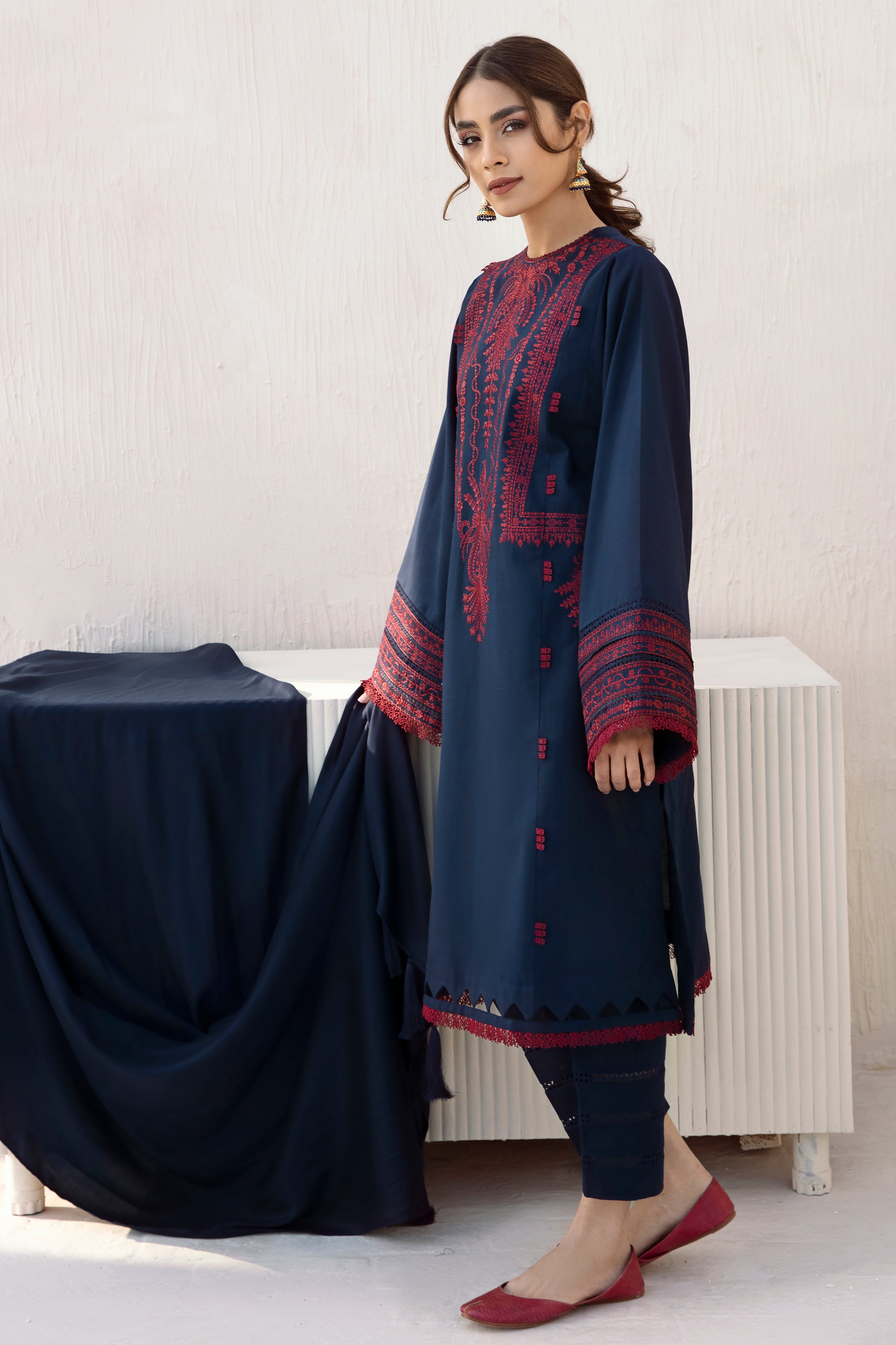 EMBROIDERED KHADDAR UW-0140