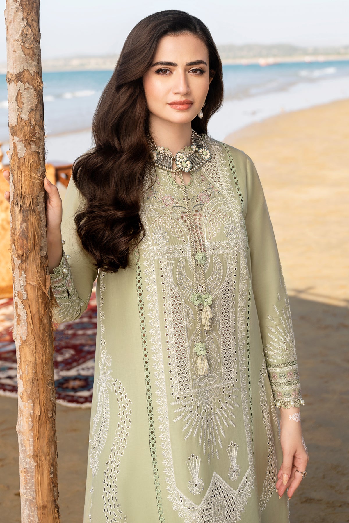 EMBROIDERED LUXURY LAWN SL23-D1