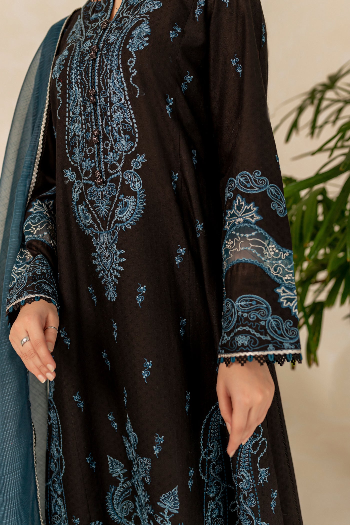 Embroidered Fine Slub UWE-0013