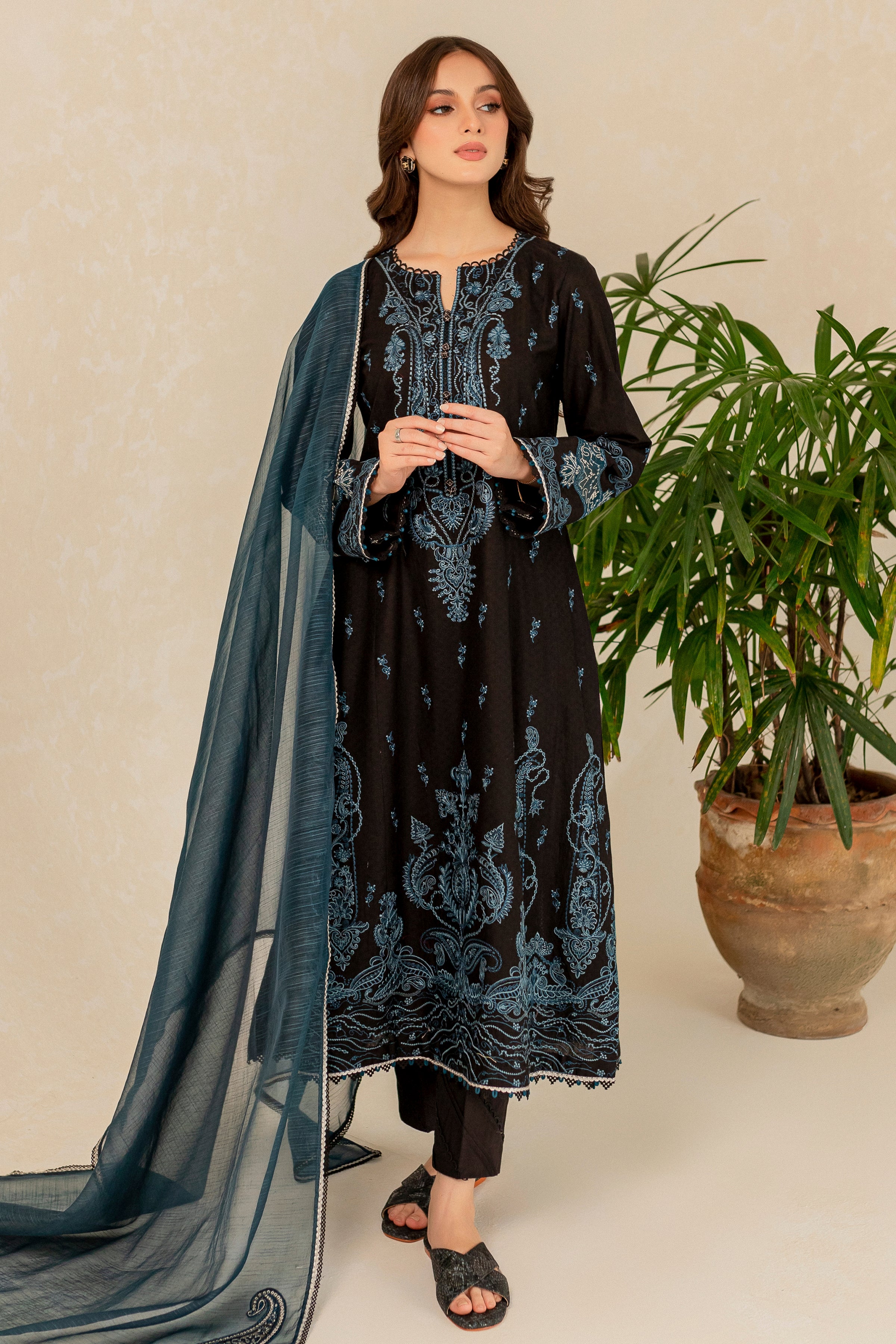 Embroidered Fine Slub UWE-0013