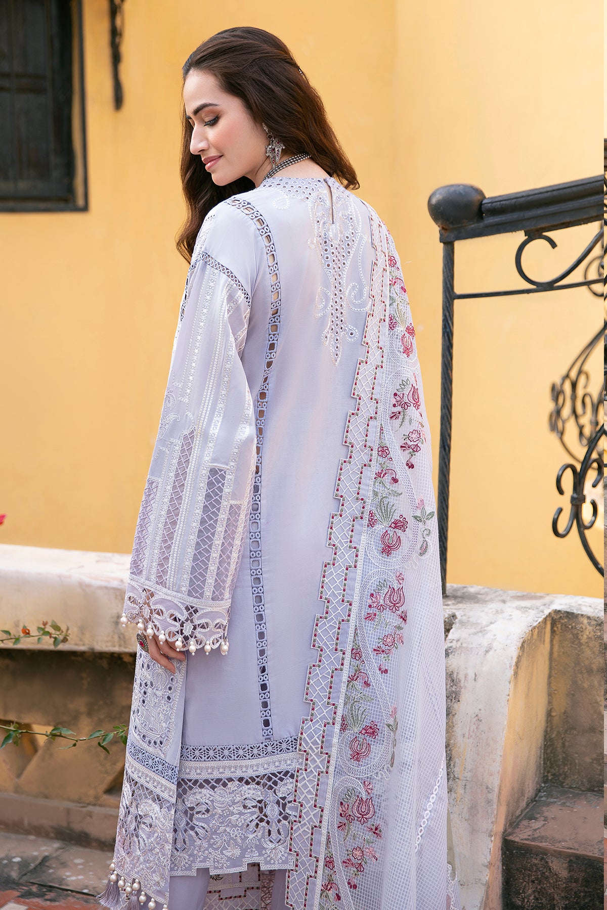 EMBROIDERED LUXURY LAWN SL22-D4