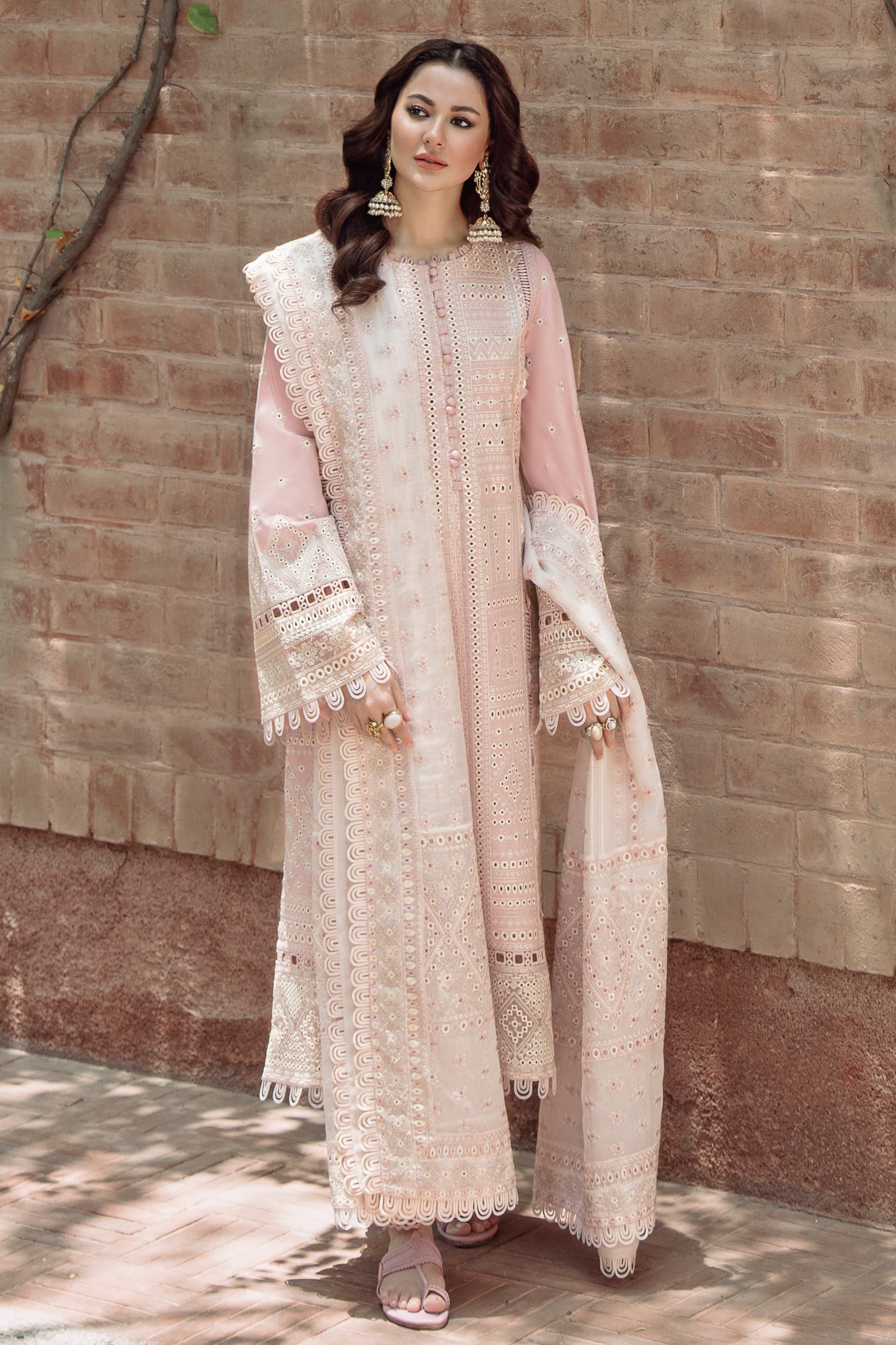 EMBROIDERED LUXURY LAWN SL22-D5