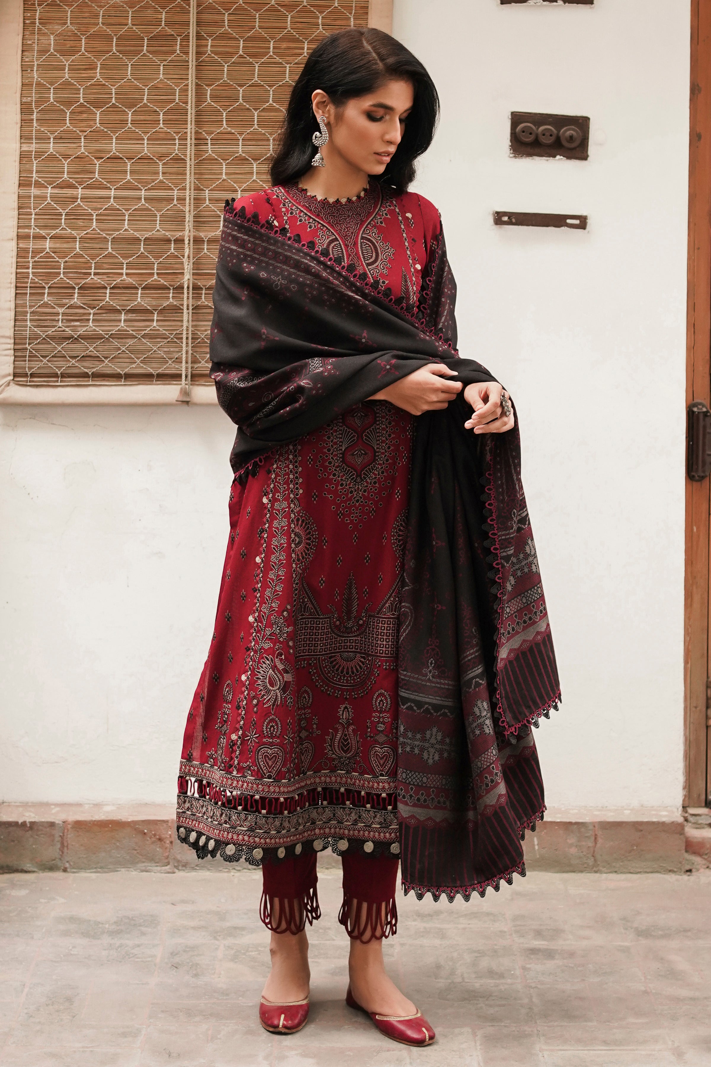 EMBROIDERED SLUB KHADDAR UW-0075