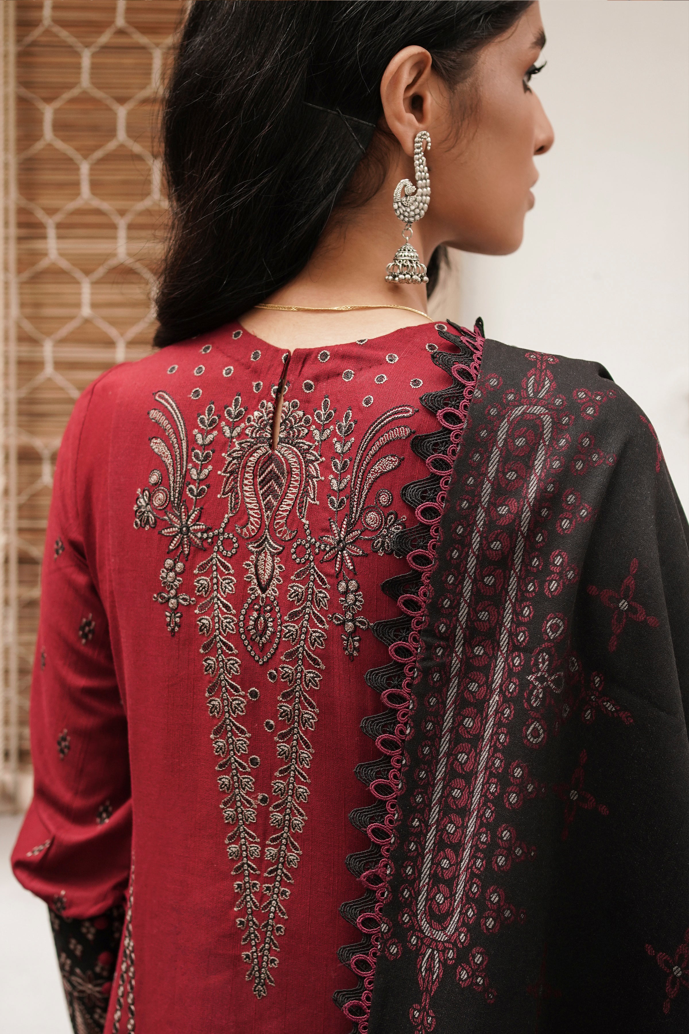 EMBROIDERED SLUB KHADDAR UW-0075